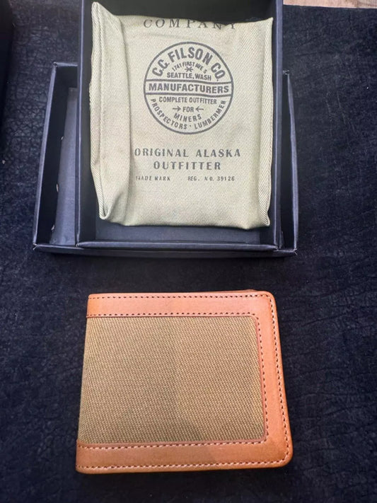 New in Box Filson Outfitter Leather Wallet in Tan Twill USA 20187879