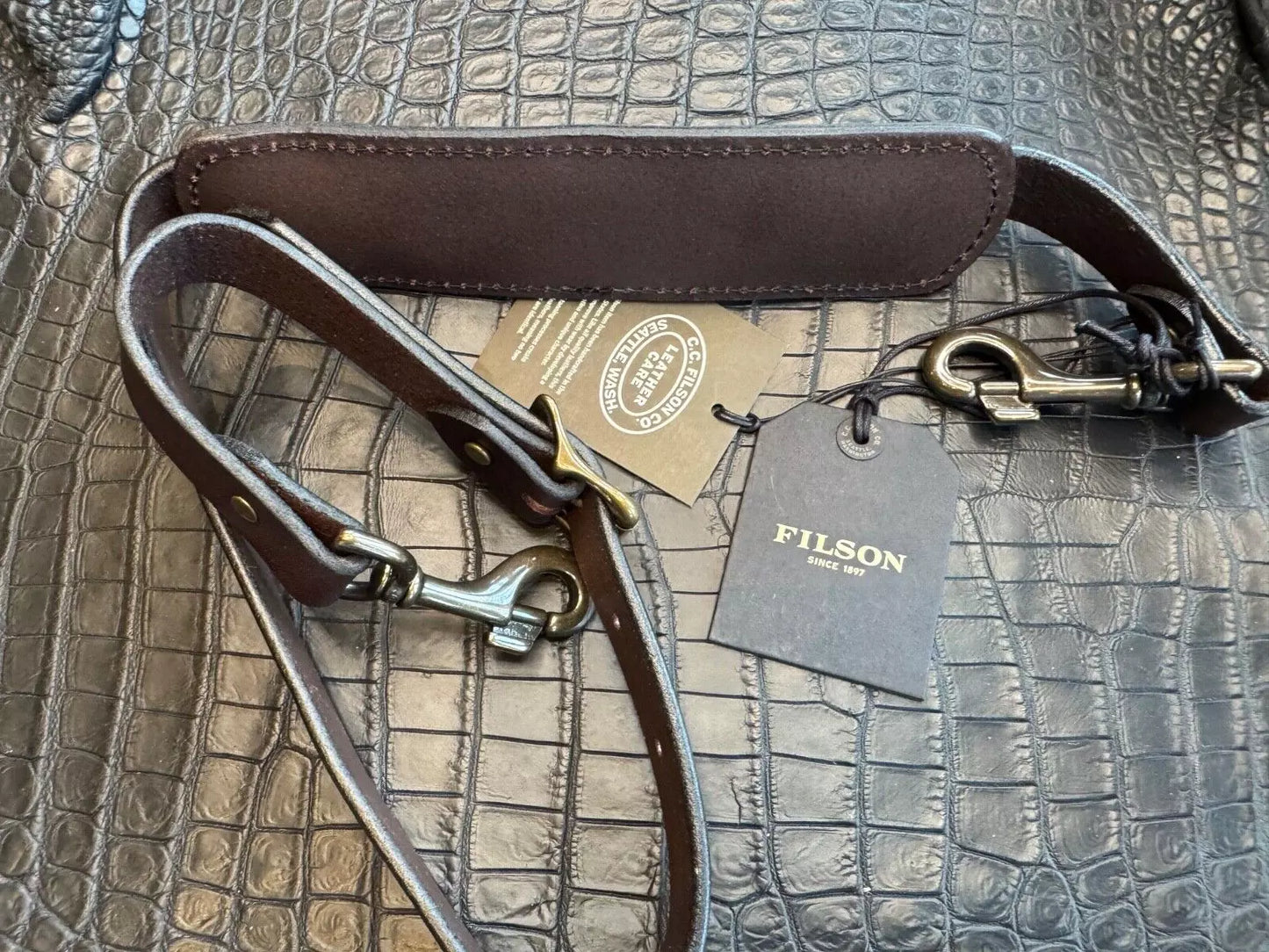NWT Filson Leather Shoulder Strap USA Brown Bridle Brass Adjustable Small 20049230