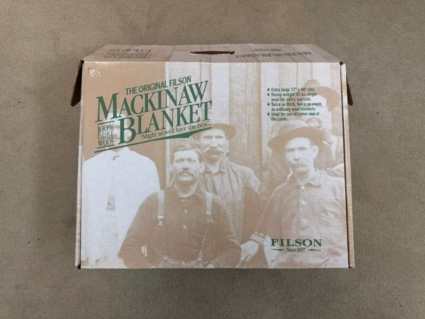 New Unused USA MADE Filson Mackinaw Wool Blanket Red and Black in the Box 11080110