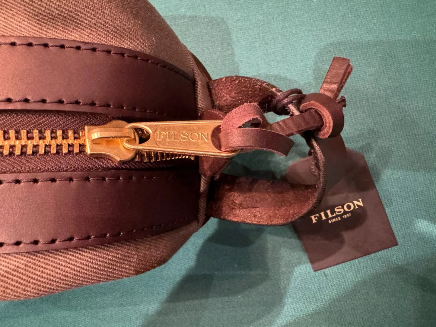 New Filson Travel Kit in Otter Green Twill and leather Made in USA 11070218