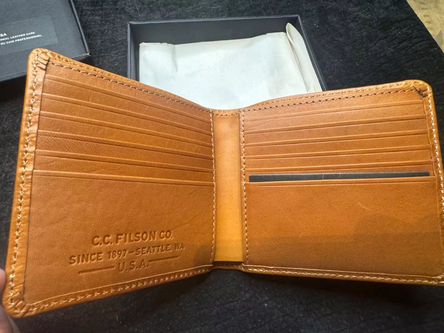 New in Box Filson Packer Leather Wallet in Tan Twill USA 20187880