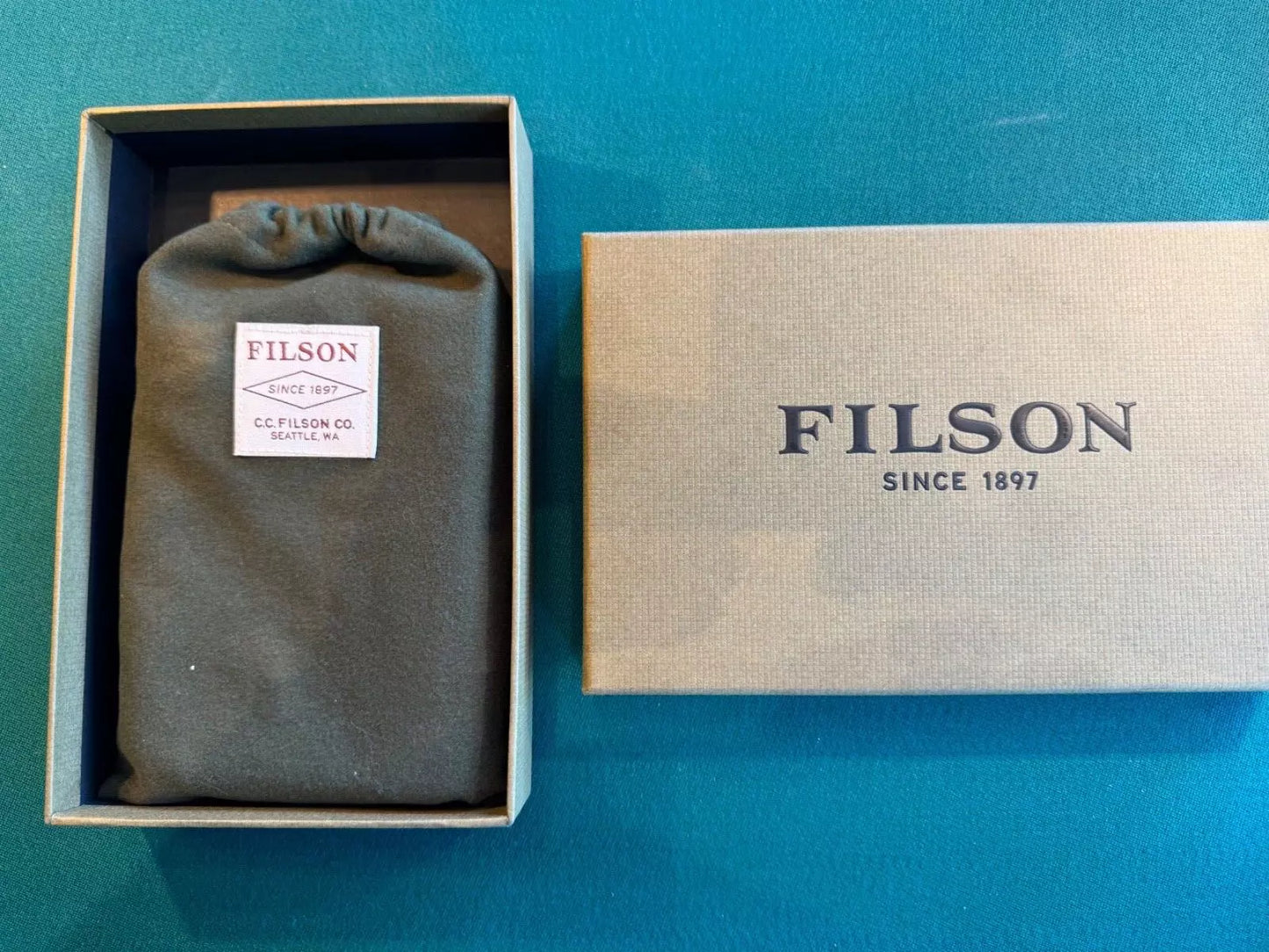 FILSON SMALL WORKSHOP WEATHERPROOF LEATHER CHAIN WALLET New in Box 11105345