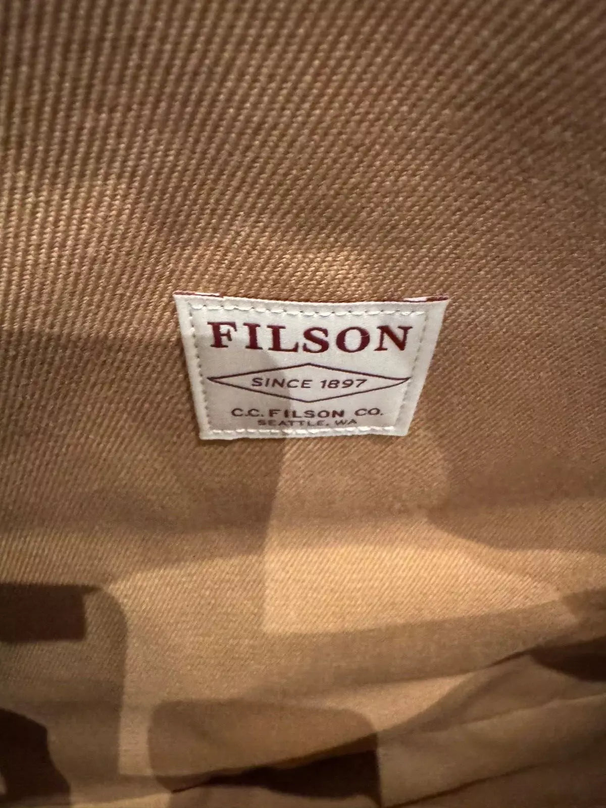 FILSON RUGGED TWILL TOTE BAG WITH ZIPPER TAN NWT WITHOUT KEY CLIP 11070261