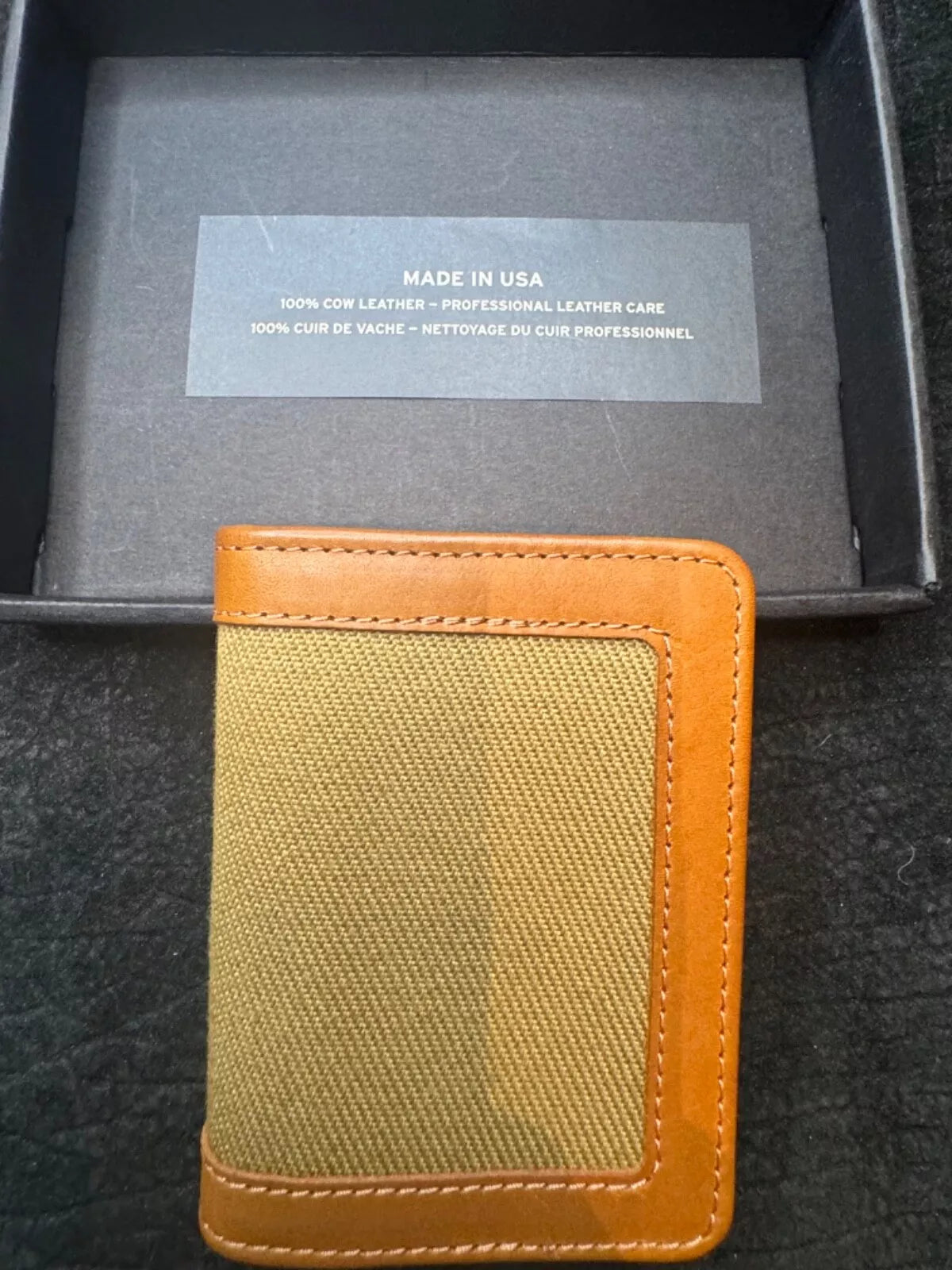 New in Box Filson Outfitter Card Wallet Tan Discontinued USA 20187881