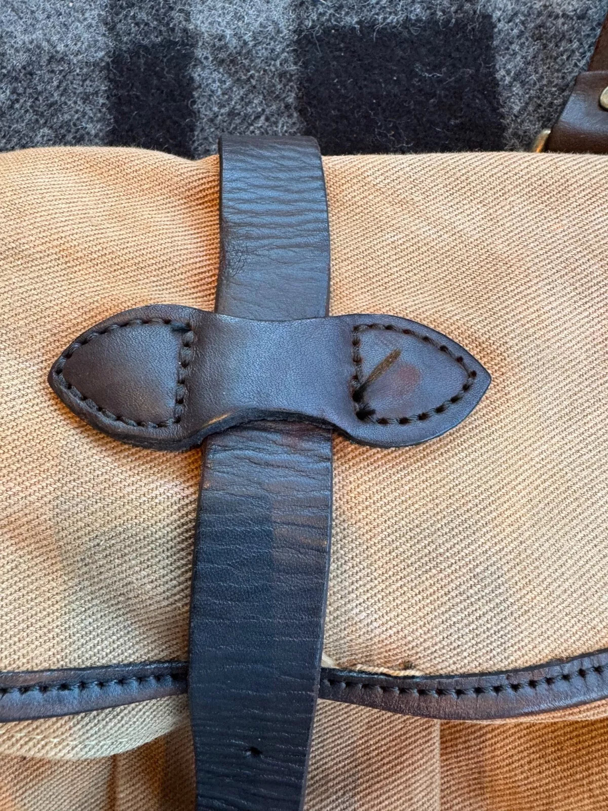Vintage | Filson Small Rugged Twill Field Bag | Tan | USA | May 2007 | #70230