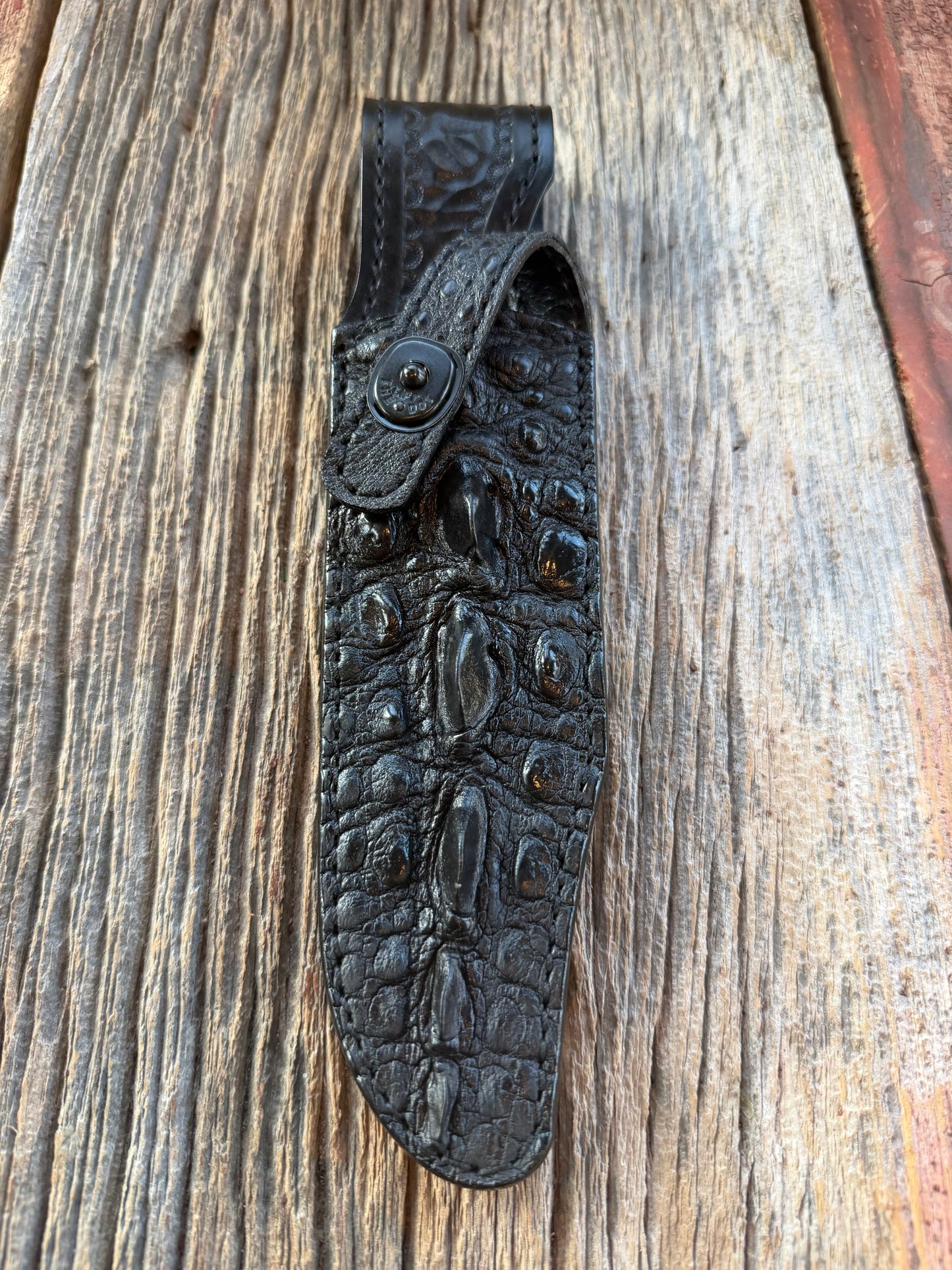 Randall Model Dealer Special Buxton Fighter in Exotic Black Snapping Turtle Horned/Dragon Tail Sheath from Treeman. New version with a Black Canteen Snap.