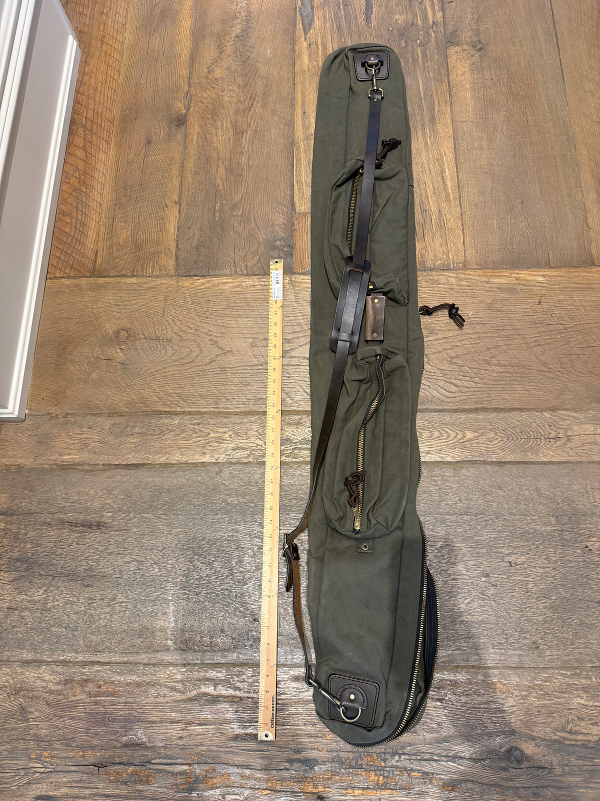 Very Rare Filson Fly Fishing Rod Case Rugged Twill in Otter Green Made in the USA. This is the 60 inch version. Talon zippers, nice condition given the age, Style 216P.