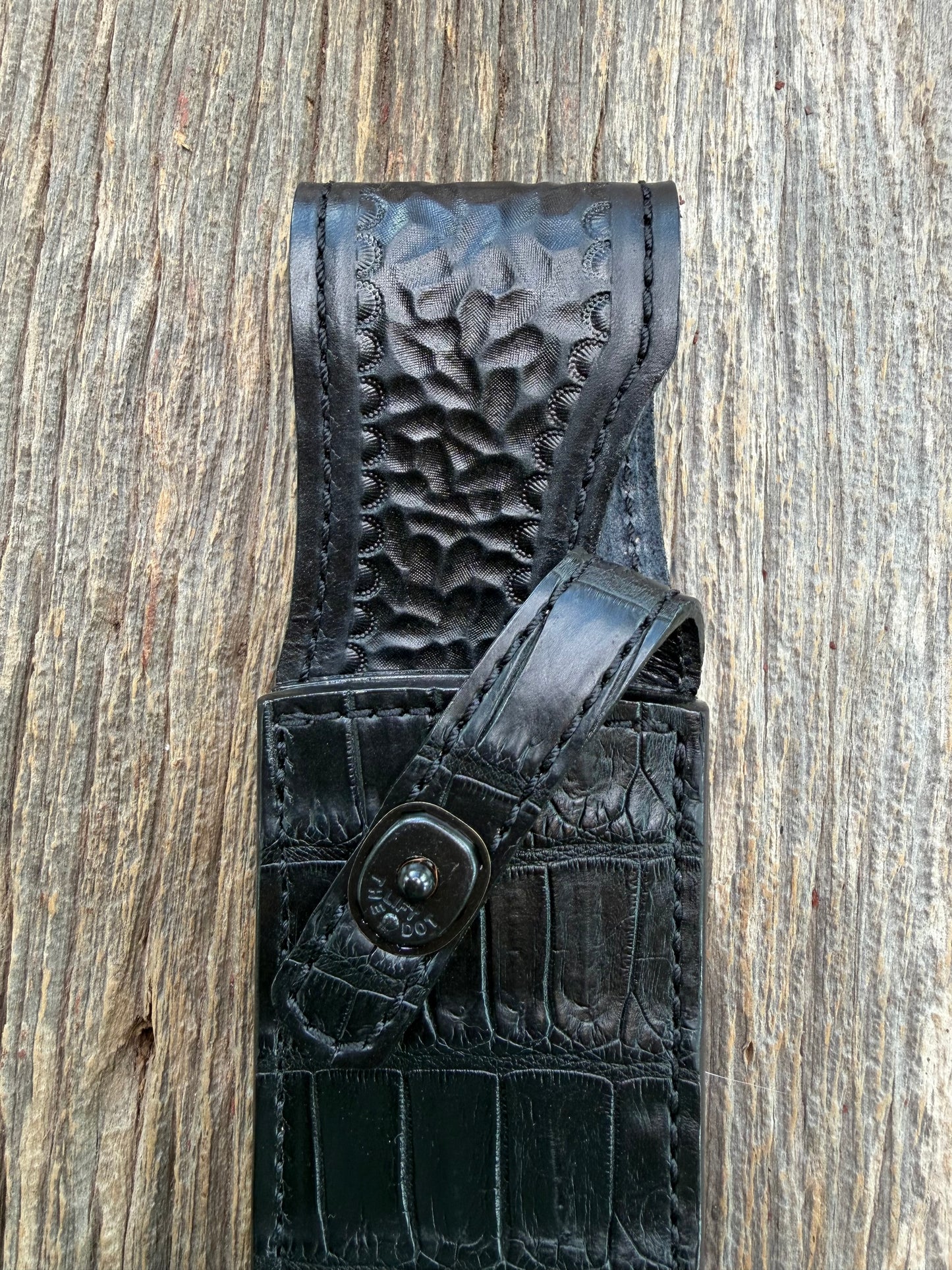 New Randall Model 12-9 Sheath in Exotic Black Matte Crocodile from Treeman with the newest Black Canteen snap. Killer sheath.