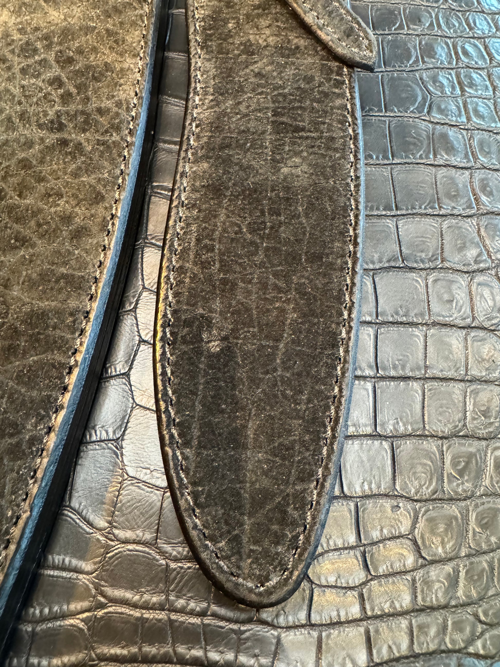 New Randall Pair of Model 12-11 Large Sasquatch and matching 12-8 Small Sasquatch Sheath’s in Exotic Black Hippo (very rare) Custom Made at Sullivan’s by Gutcher.