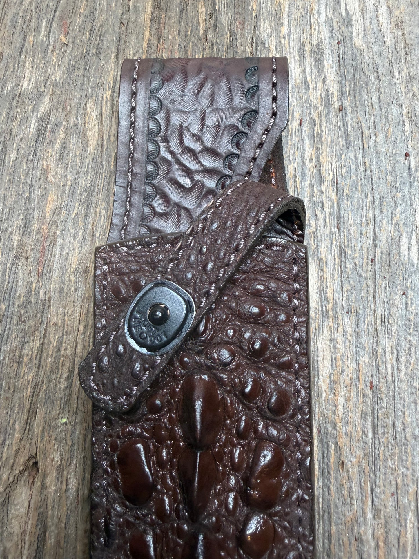 Randall Model Clinton Special Sheath in Exotic Dark Brown Snapping Turtle by Treeman. Forward curved hilt and new black canteen snap… Spiked Dragon tail portion of the turtle.