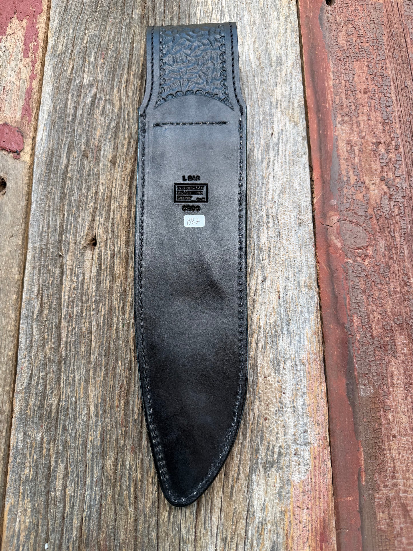 New Randall Model 12-11 Large Sasquatch Sheath in Exotic Black Matte Crocodile (Hornback and Skull) from Treeman with the newest Black Canteen snap. Killer sheath.