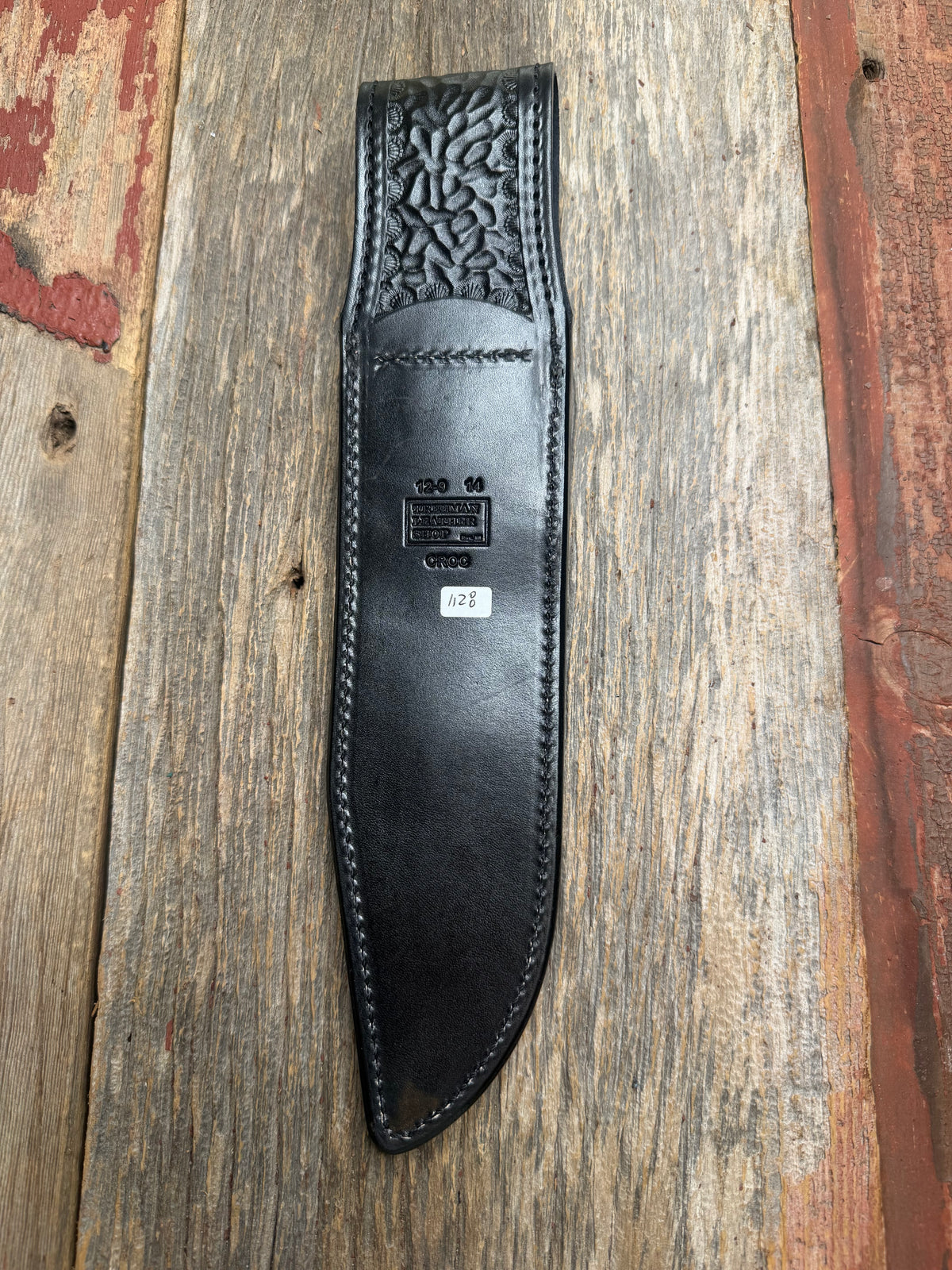 New Randall Model 12-9  Sheath in Exotic Army Green Matte Crocodile from Treeman with the newest Black Canteen snap. Killer sheath.