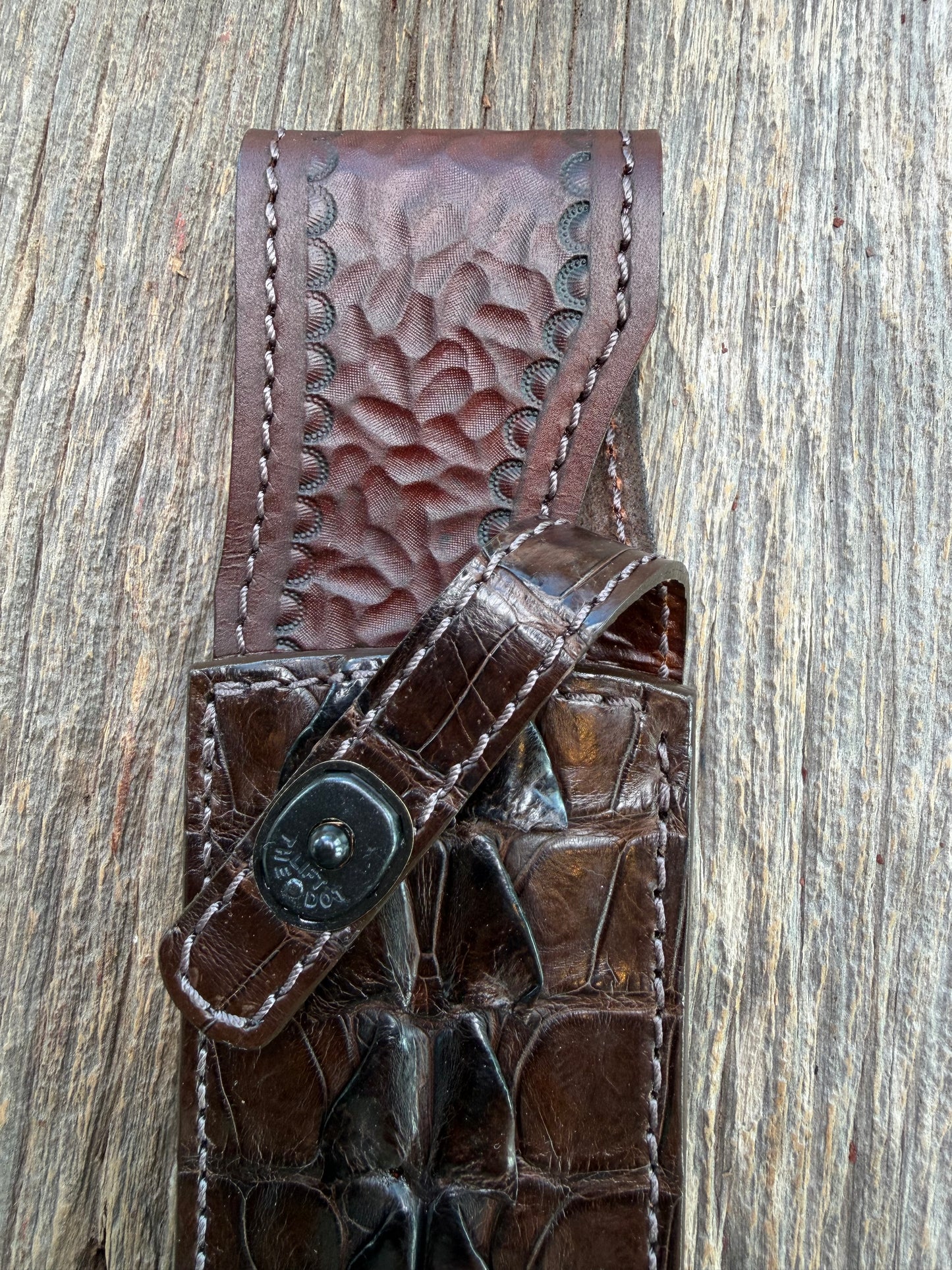 New Randall Model 12-11 Confederate Sheath in Exotic Chocolate Brown Matte Crocodile Tail from Treeman with the newest Black Canteen snap. Killer sheath.