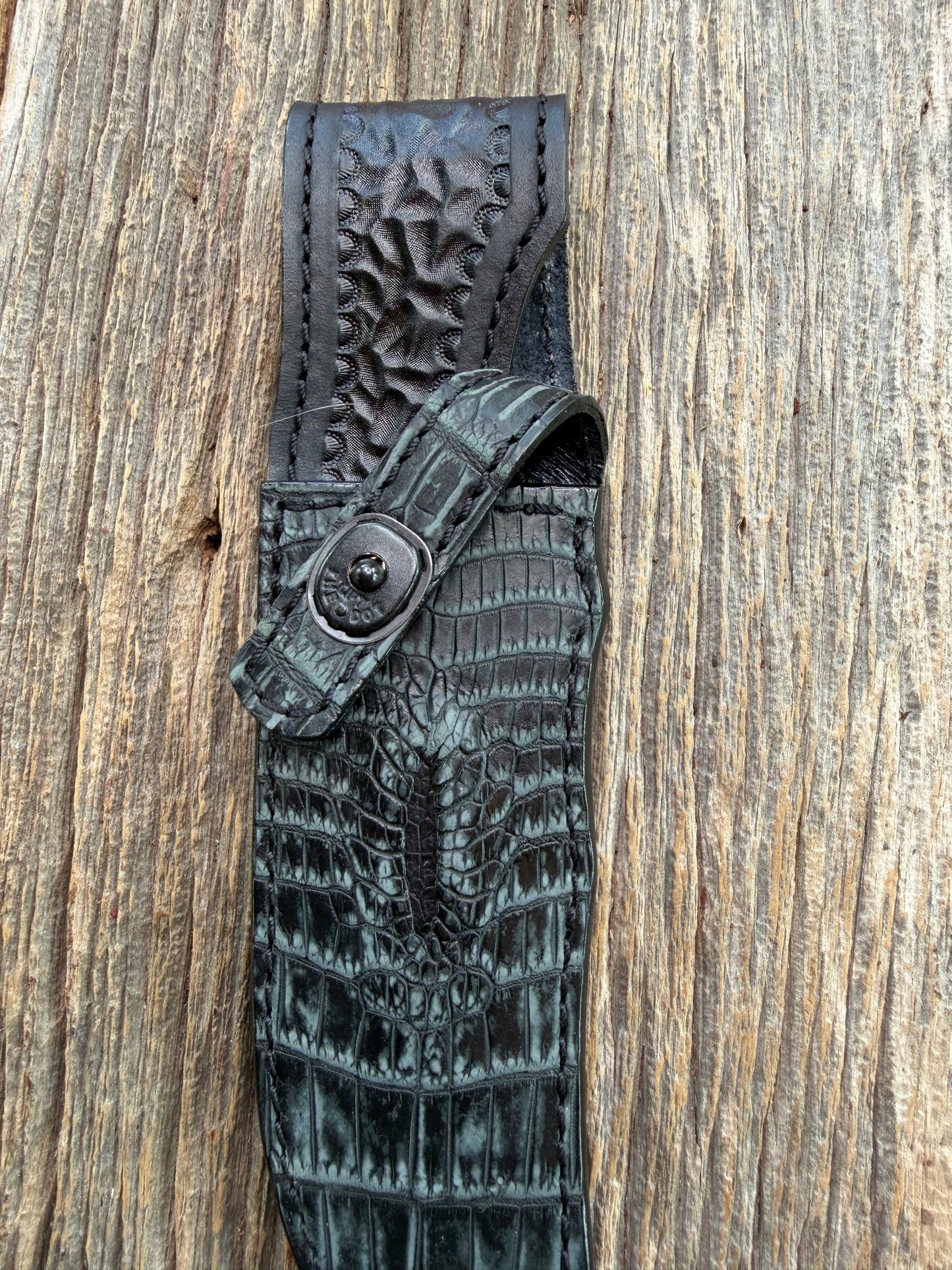 New Randall Model 4-6F Sheath in Exotic Black/Grey Matte Crocodile Anus from Treeman with the newest Black Canteen snap.