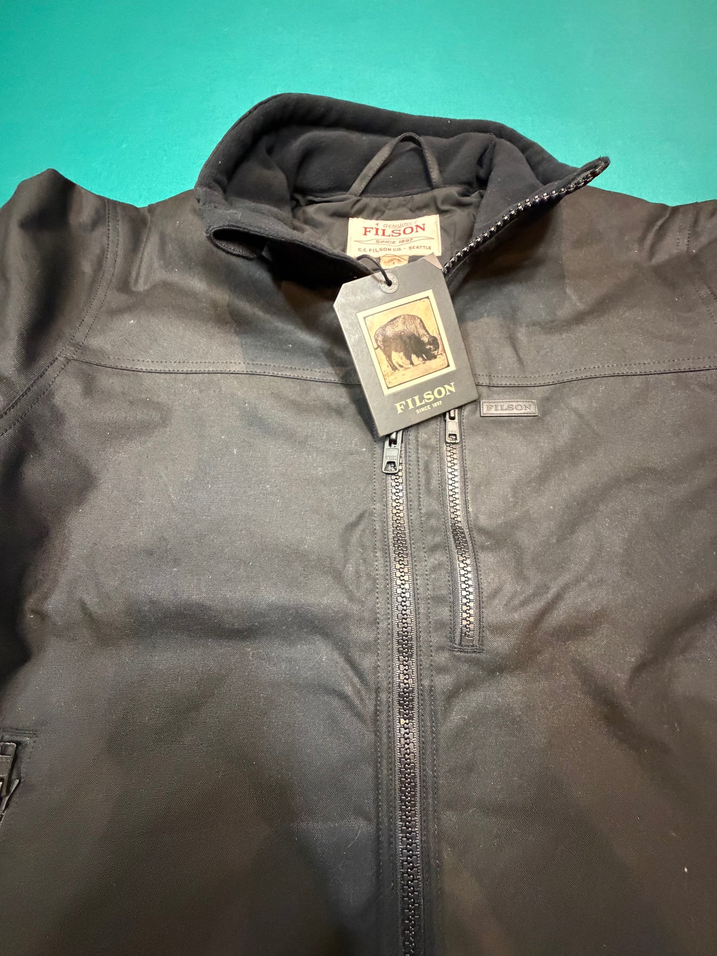 NWT Filson TIN CLOTH PRIMALOFT® JACKET in Black in a size Large NWT