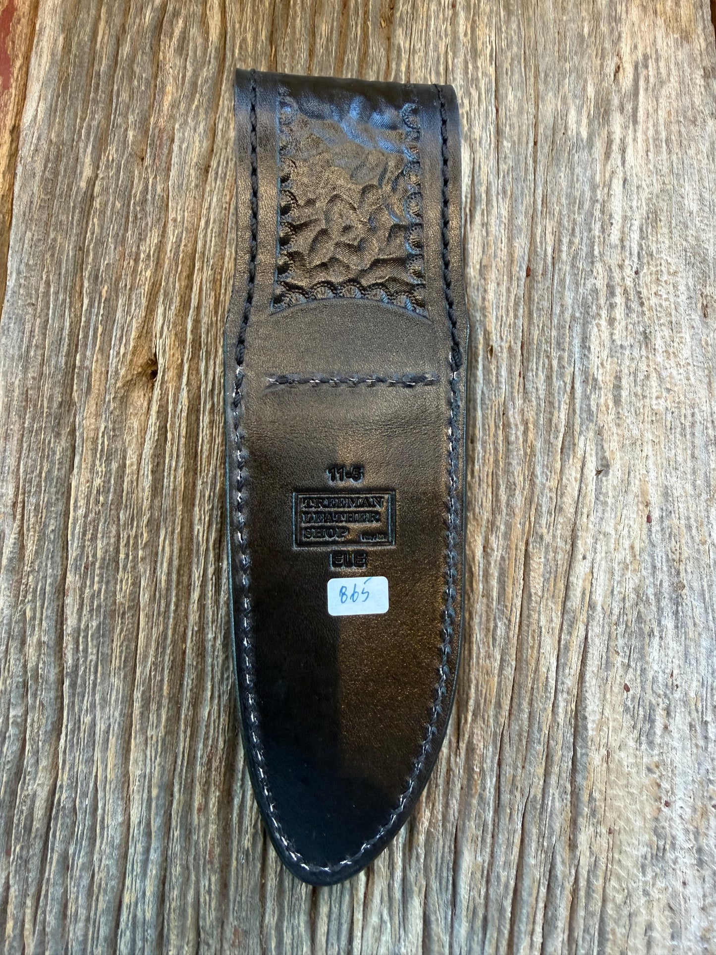 Randall Model 11-5 Sheath in Exotic African Elephant Ear from Treeman Sheaths. Black and Grey pebble texture and the new black Canteen snap, phenomenal.