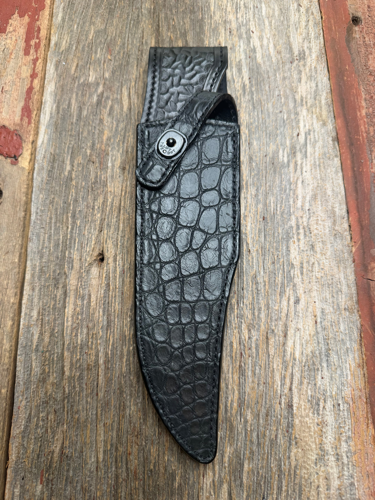 New Randall Model 12-8 Big Bear Sheath in Exotic Black Matte Crocodile from Treeman with the newest Black Canteen snap. Killer sheath.
