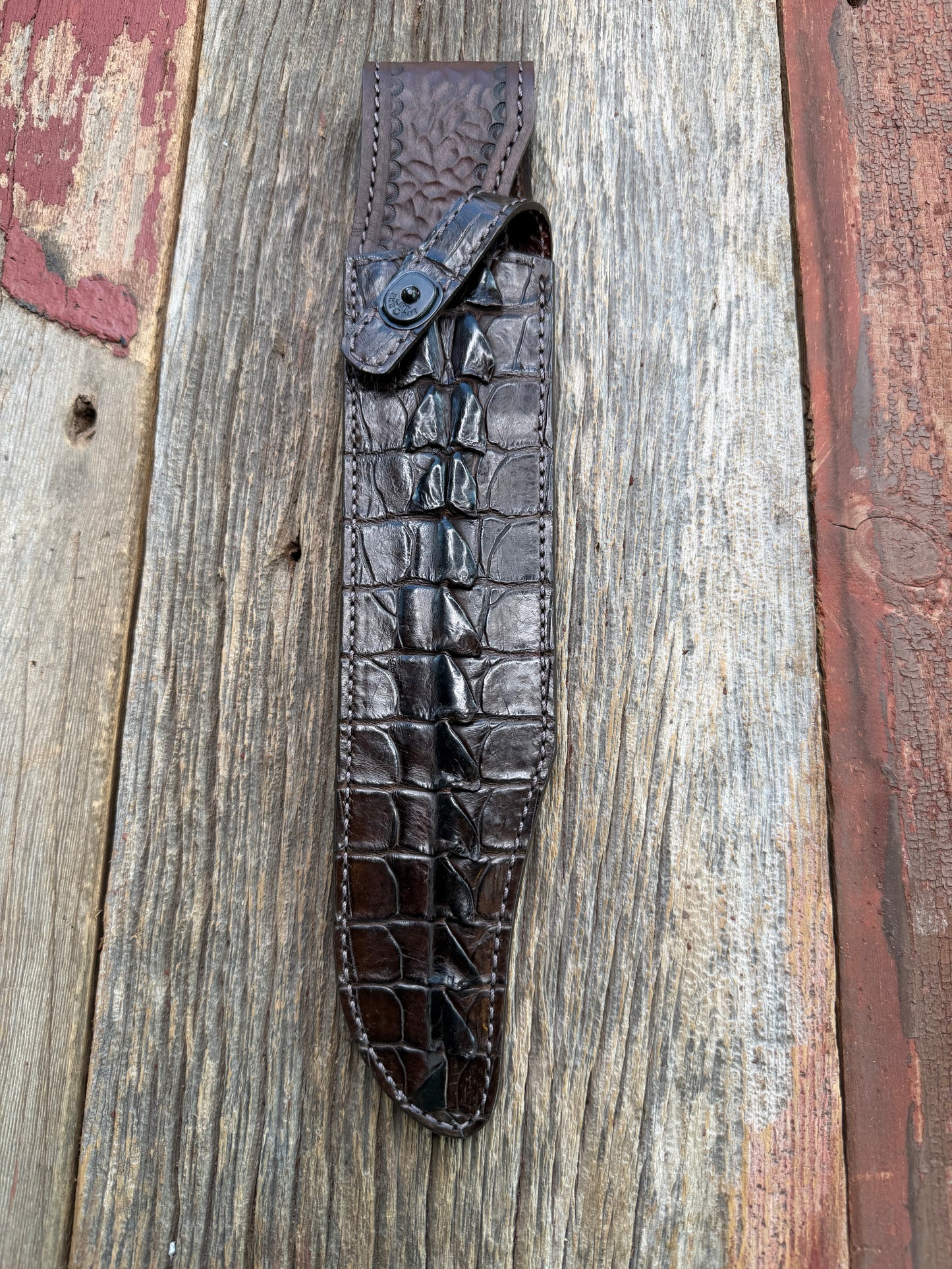 New Randall Model 12-11 Confederate Sheath in Exotic Chocolate Brown Matte Crocodile Tail from Treeman with the newest Black Canteen snap. Killer sheath.