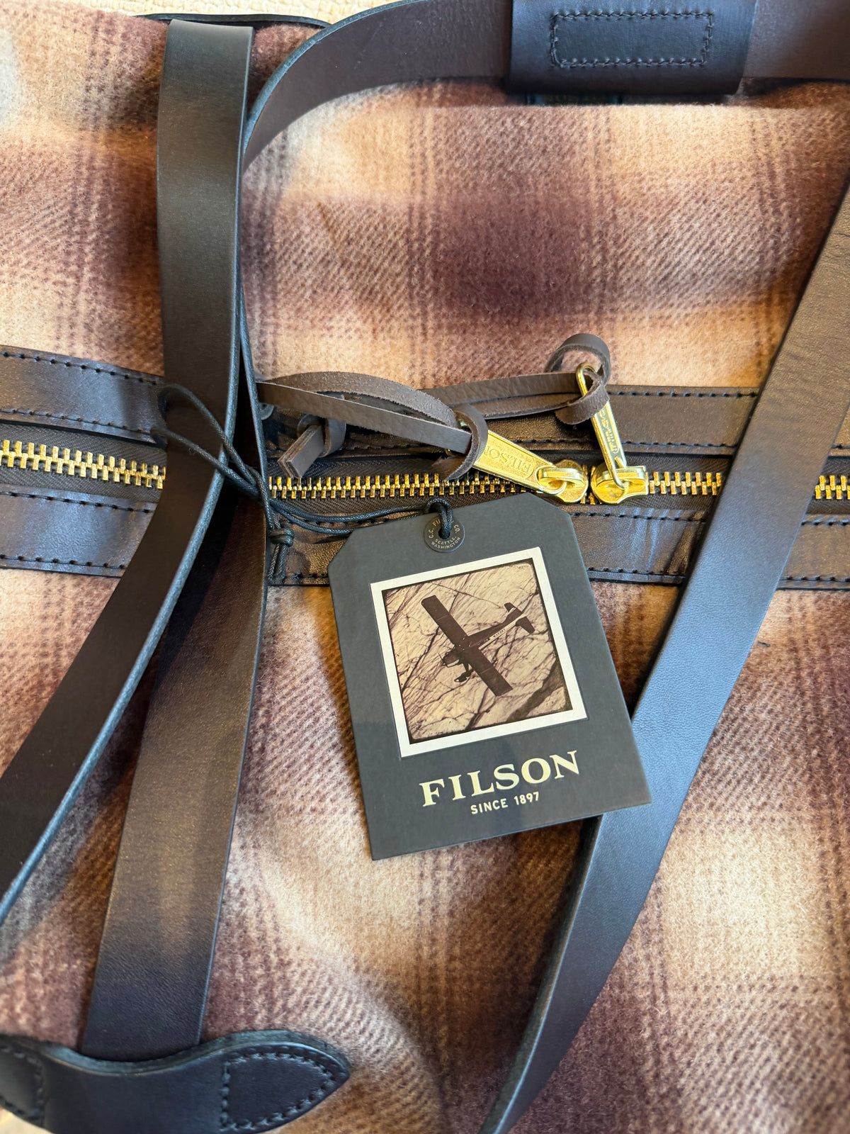 Rare Filson Mackinaw Wool Duffle Medium Brown Tan Ombre Wool and Leather NWT Made in USA - 20286180