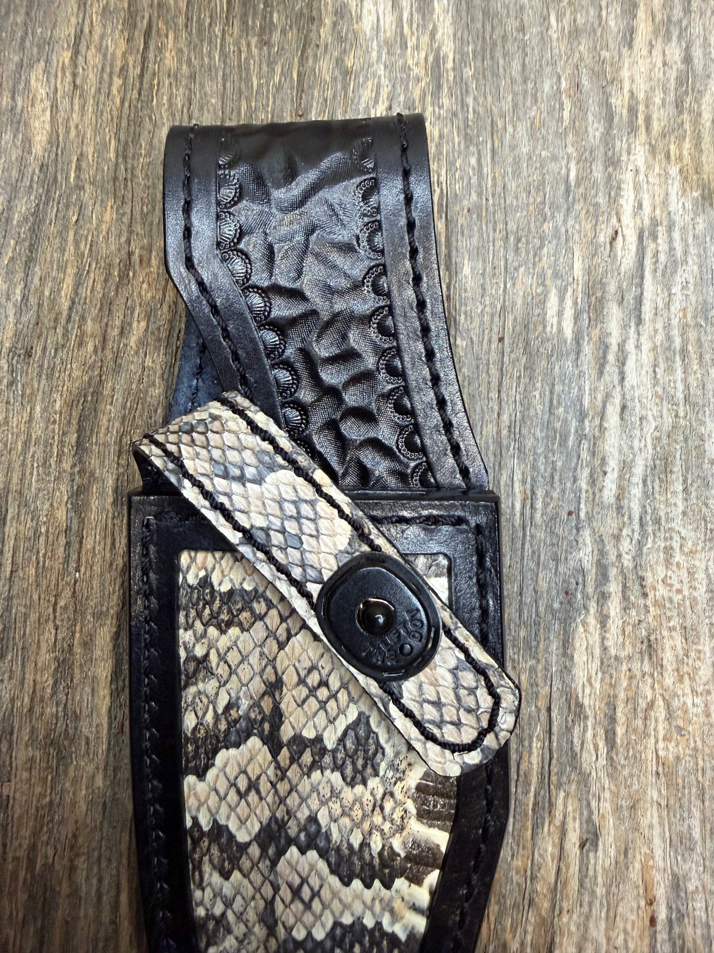 Randall Model 19-5  Sheath in Exotic Eastern Diamondback RattleSnake from Treeman Sheaths. Tremendous colors on this one.