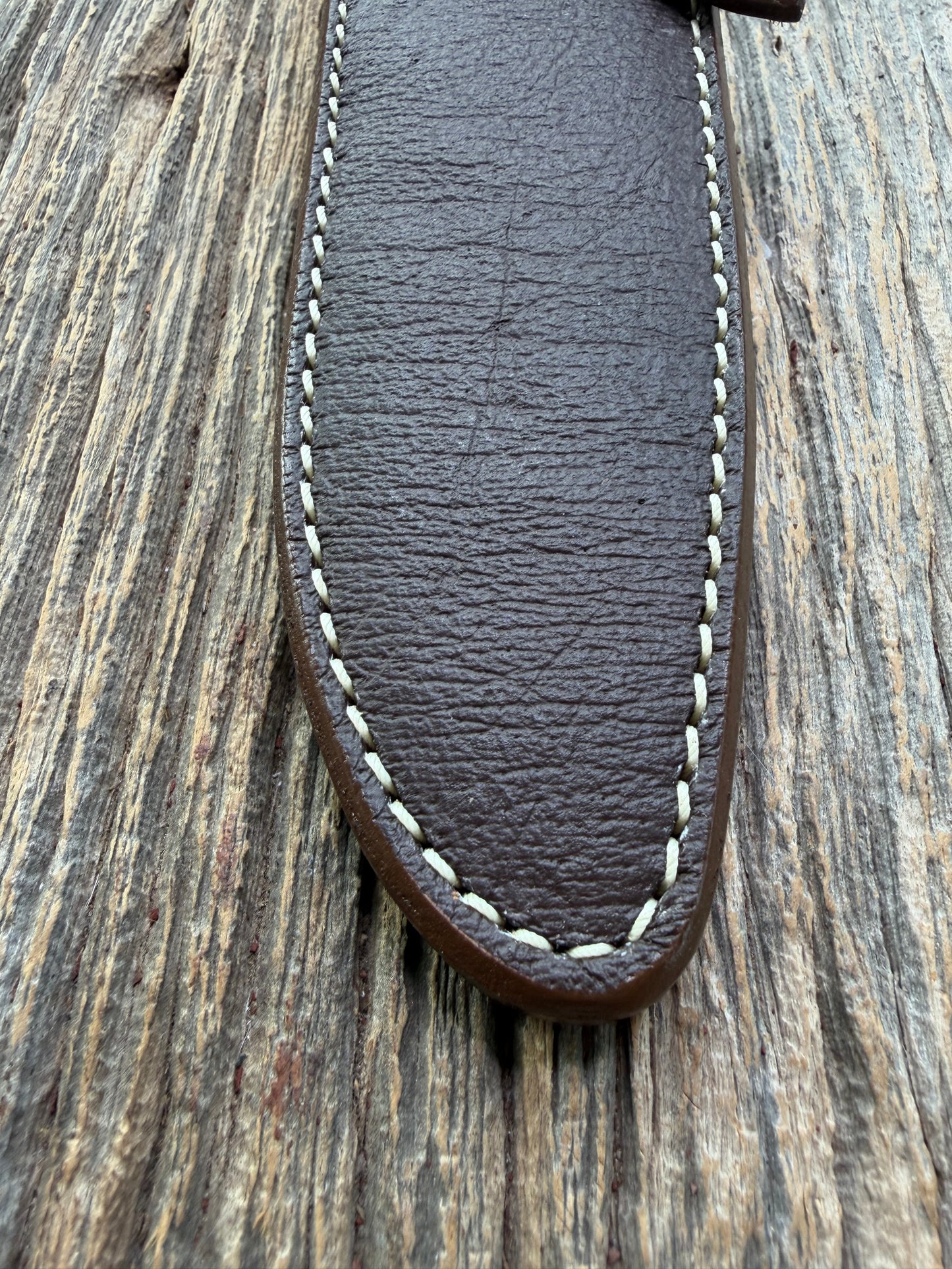 Pristine Randall Model 25-6 sheath in Exotic Cape Buffalo leather from Sullivans by Gutcher. Heavily tooled belt loop and strap. Randall snap and clean stamping on the back … perfect!!