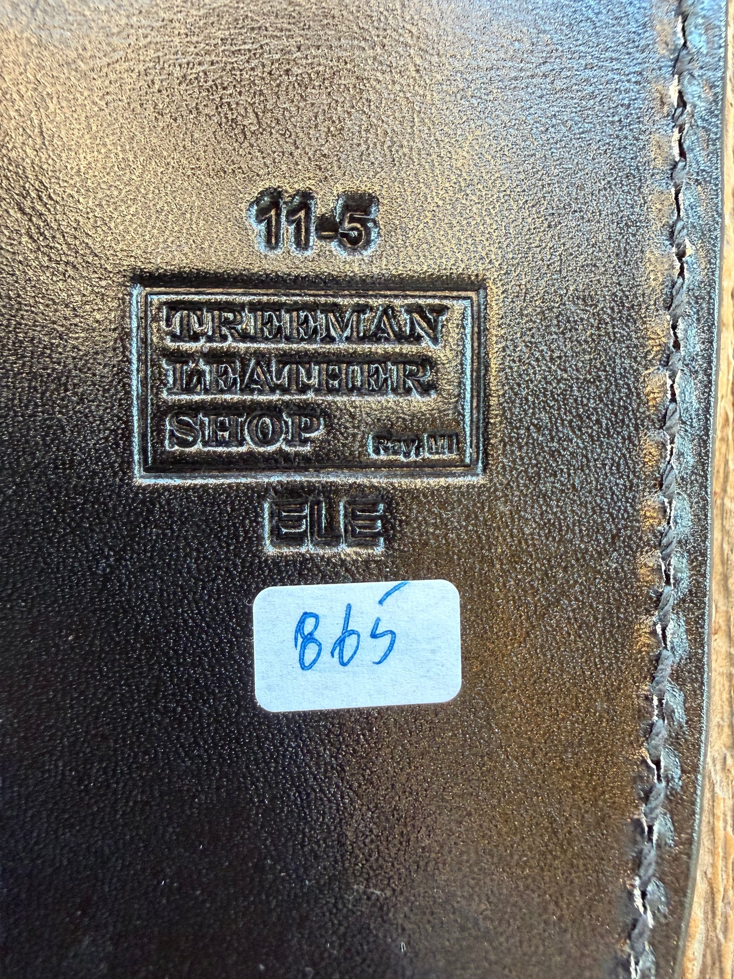 Randall Model 11-5 Sheath in Exotic African Elephant Ear from Treeman Sheaths. Black and Grey pebble texture and the new black Canteen snap, phenomenal.