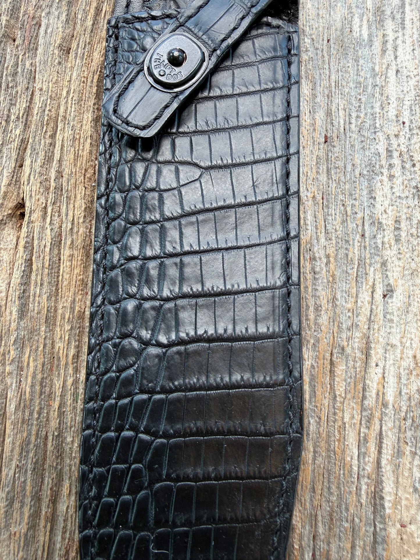 New Randall Model 12-9 Sheath in Exotic Black Matte Crocodile from Treeman with the newest Black Canteen snap. Killer sheath.