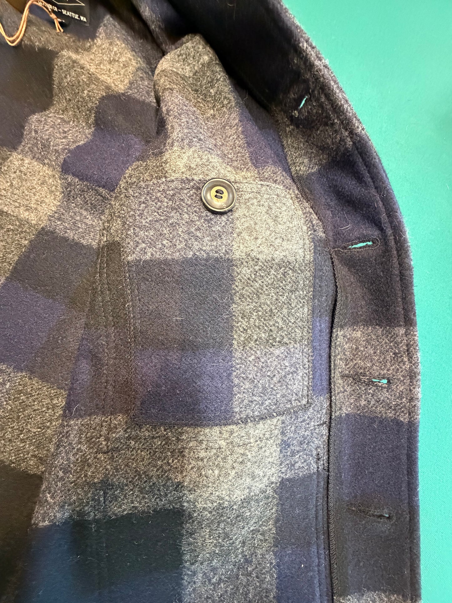 Filson Double Mackinaw Cruiser 2019 NWT Size Large Limited Edition Buffalo Plaid, Navy USA Made “Rare”