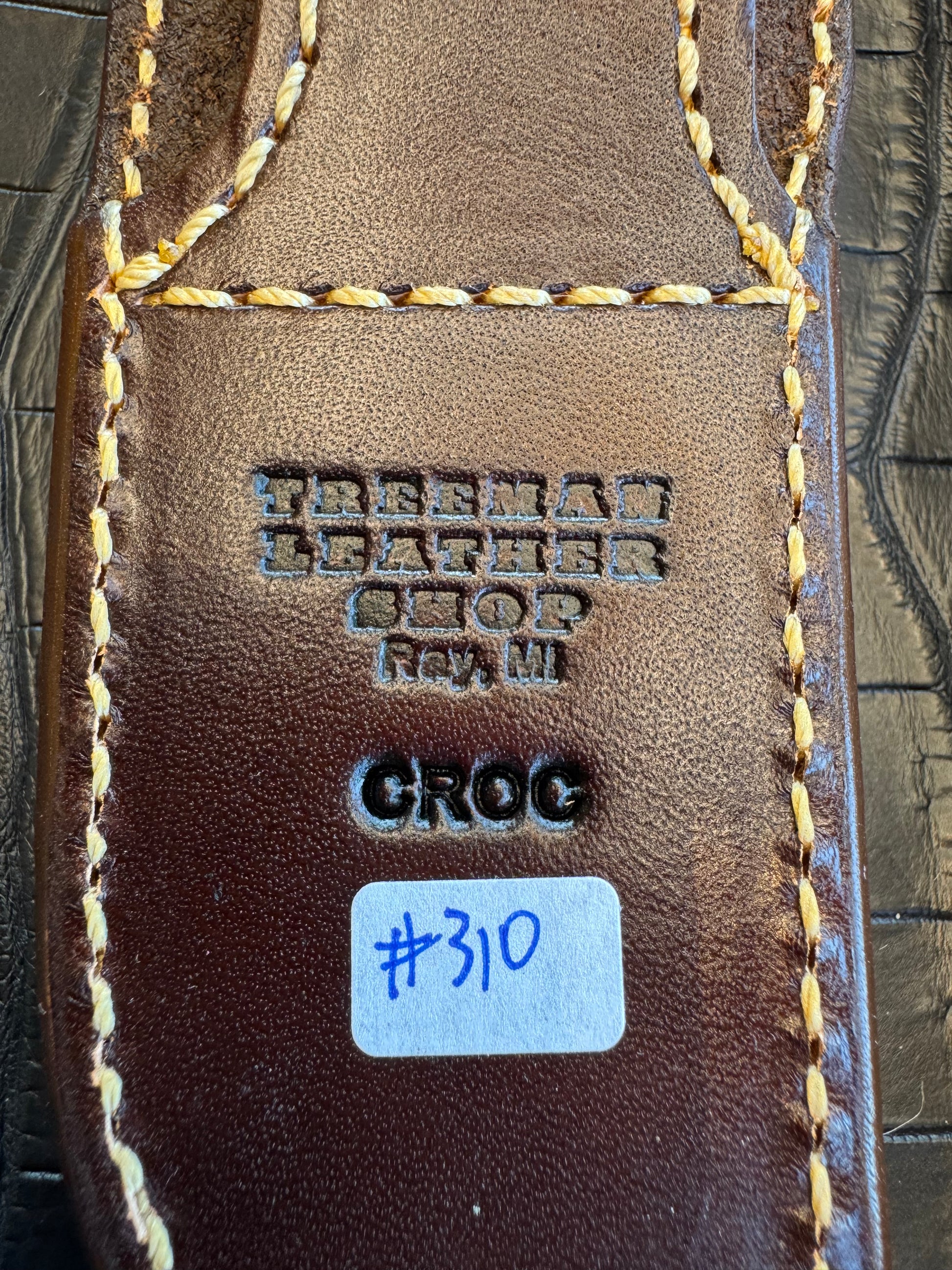 Randall Cattleman Model Sheath in Exotic Ivory Hornback Crocodile Skin from Treeman. Sheath only