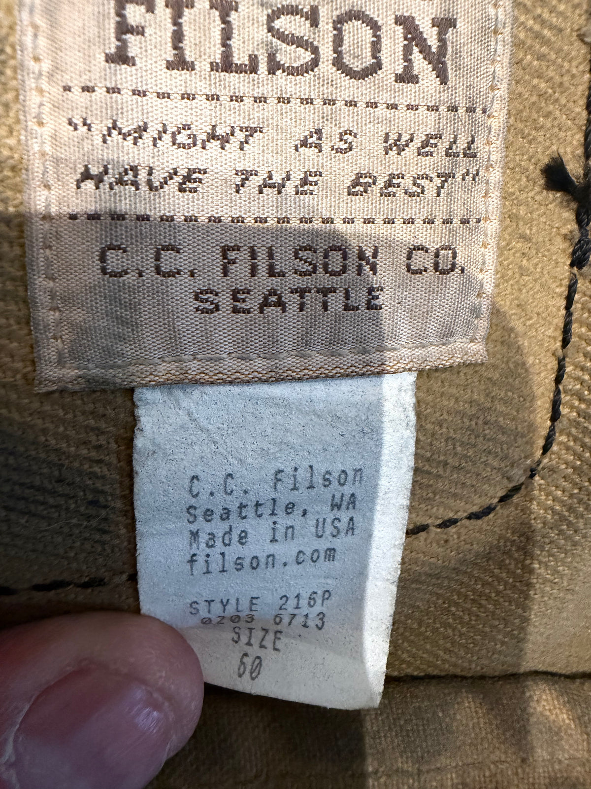 Very Rare Filson Fly Fishing Rod Case Rugged Twill in Tan Made in USA 60 inch version. YKK zippers, Used condition. Style 216P. Built Feb 2003