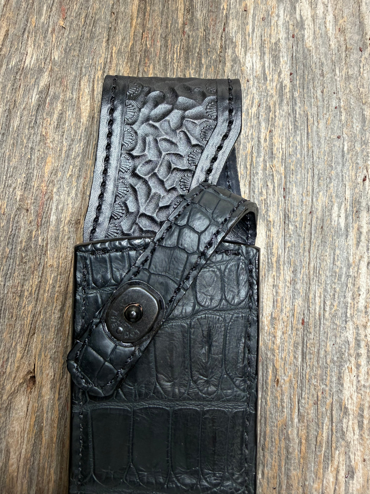 New Randall Model Clinton Special Sheath in Exotic Black Matte Crocodile from Treeman with the newest Black Canteen snap. Killer sheath.