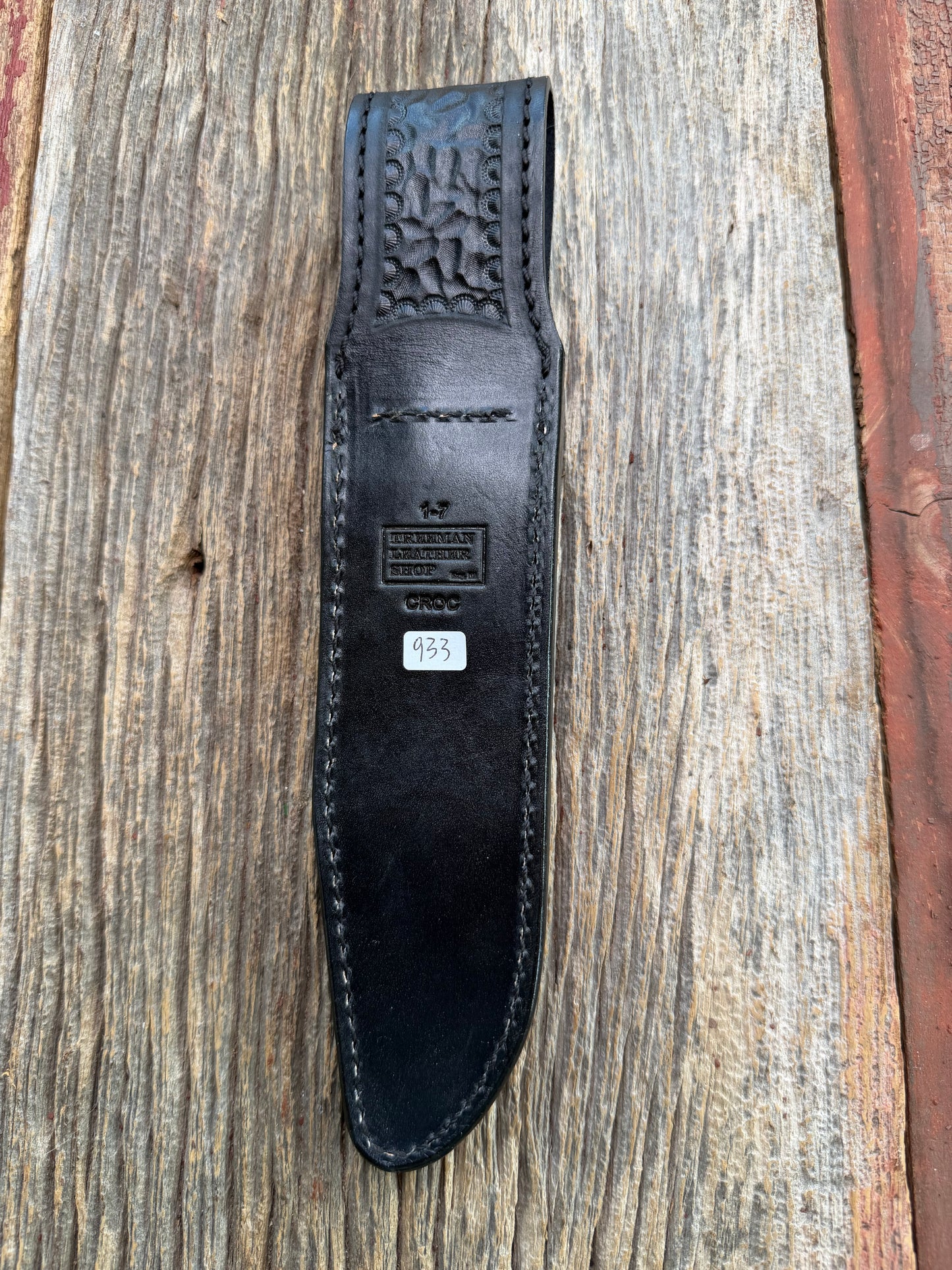 New Randall Model 1-7 Sheath in Exotic Black/Grey Matte Crocodile from Treeman with the newest Black Canteen snap.