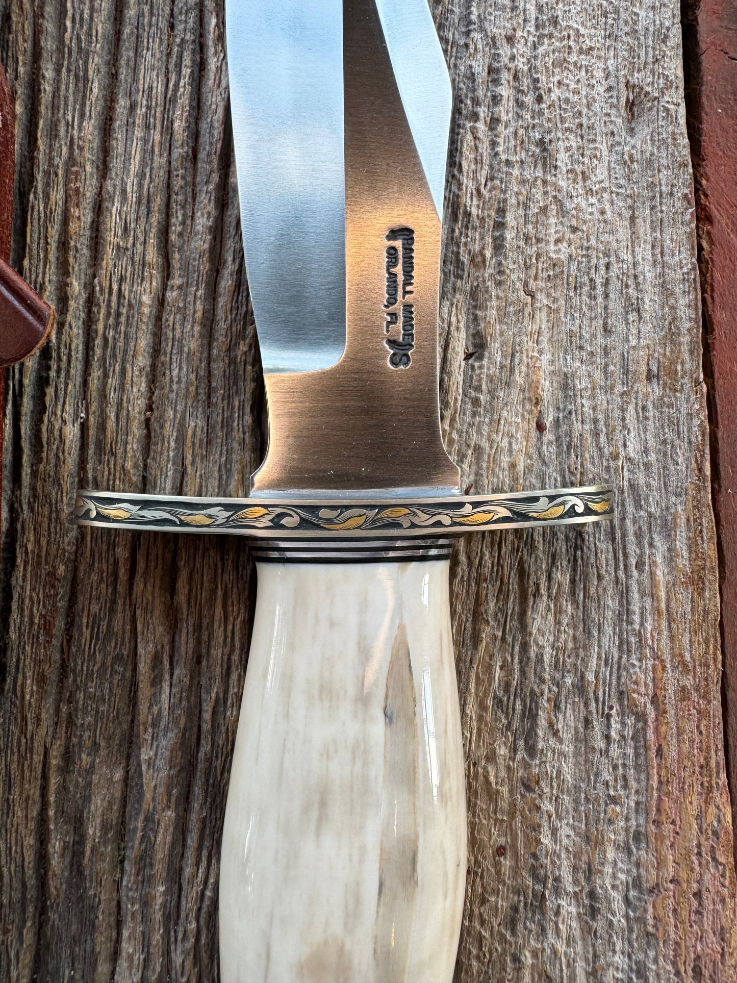 Nice Randall Knife Model 12-8 Big Bear. Gorgeous piece of creamy Fossil Walrus Ivory. Jere Davidson gold inlay engraved Nickel silver hilt and butt plate,Stainless steel.