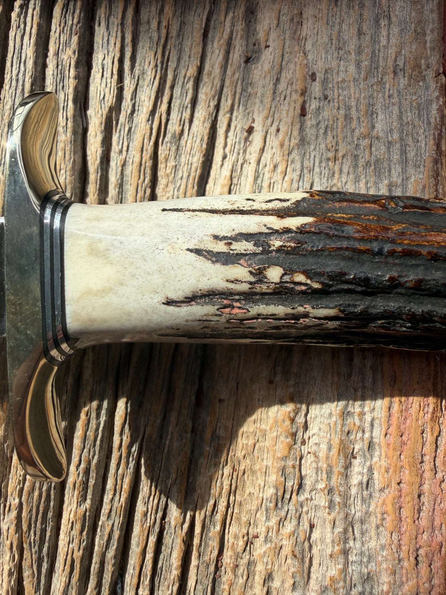 New in paper Randall Model 1-6 with a Stag handle. Stainless steel blade, Nickel silver hilt and Aluminum butt cap. Black and aluminum spacers.
