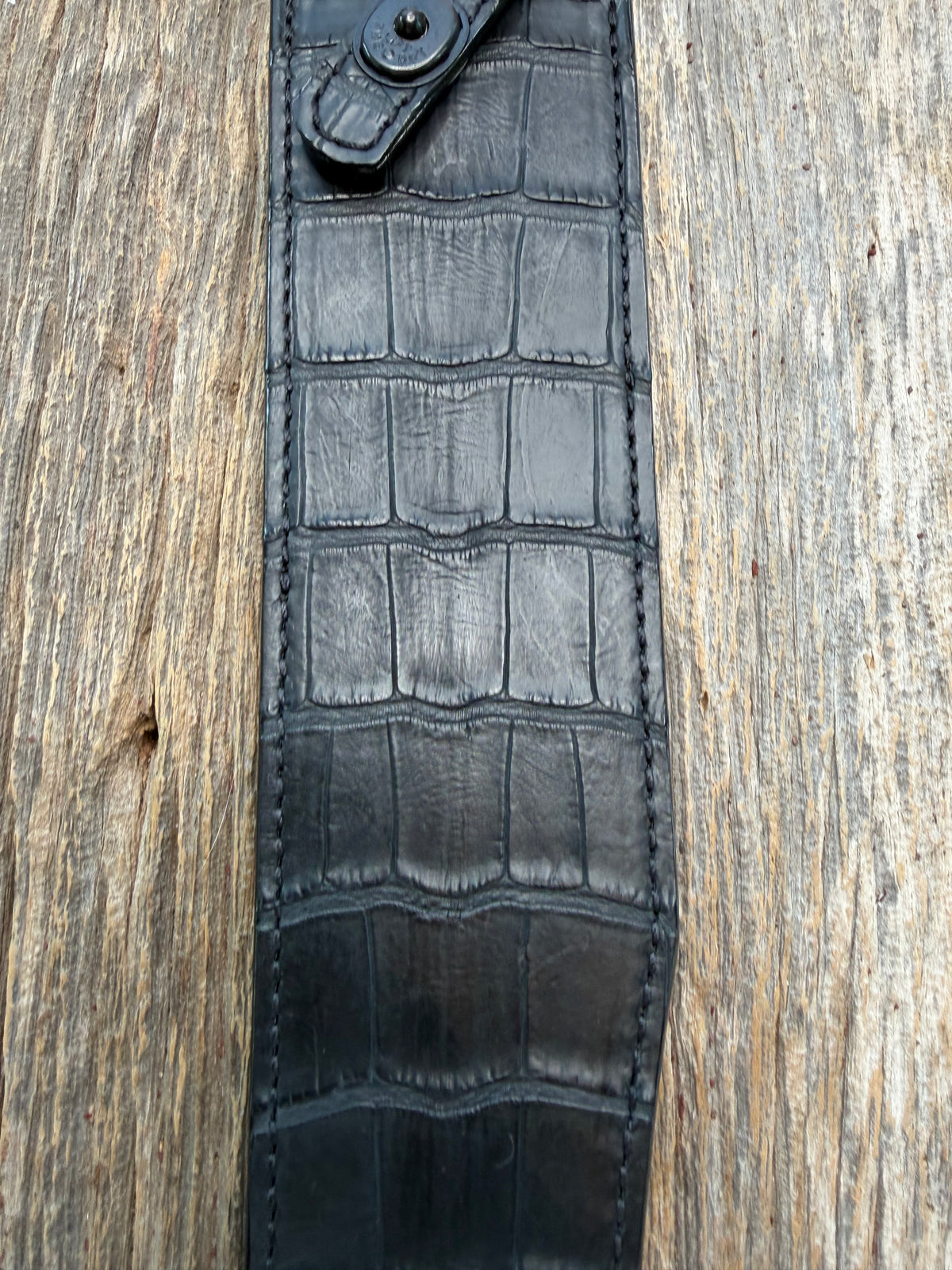 New Randall Model 12-13 Thorpe Sheath in Exotic Black Matte Crocodile from Treeman with the newest Black Canteen snap. Killer sheath.