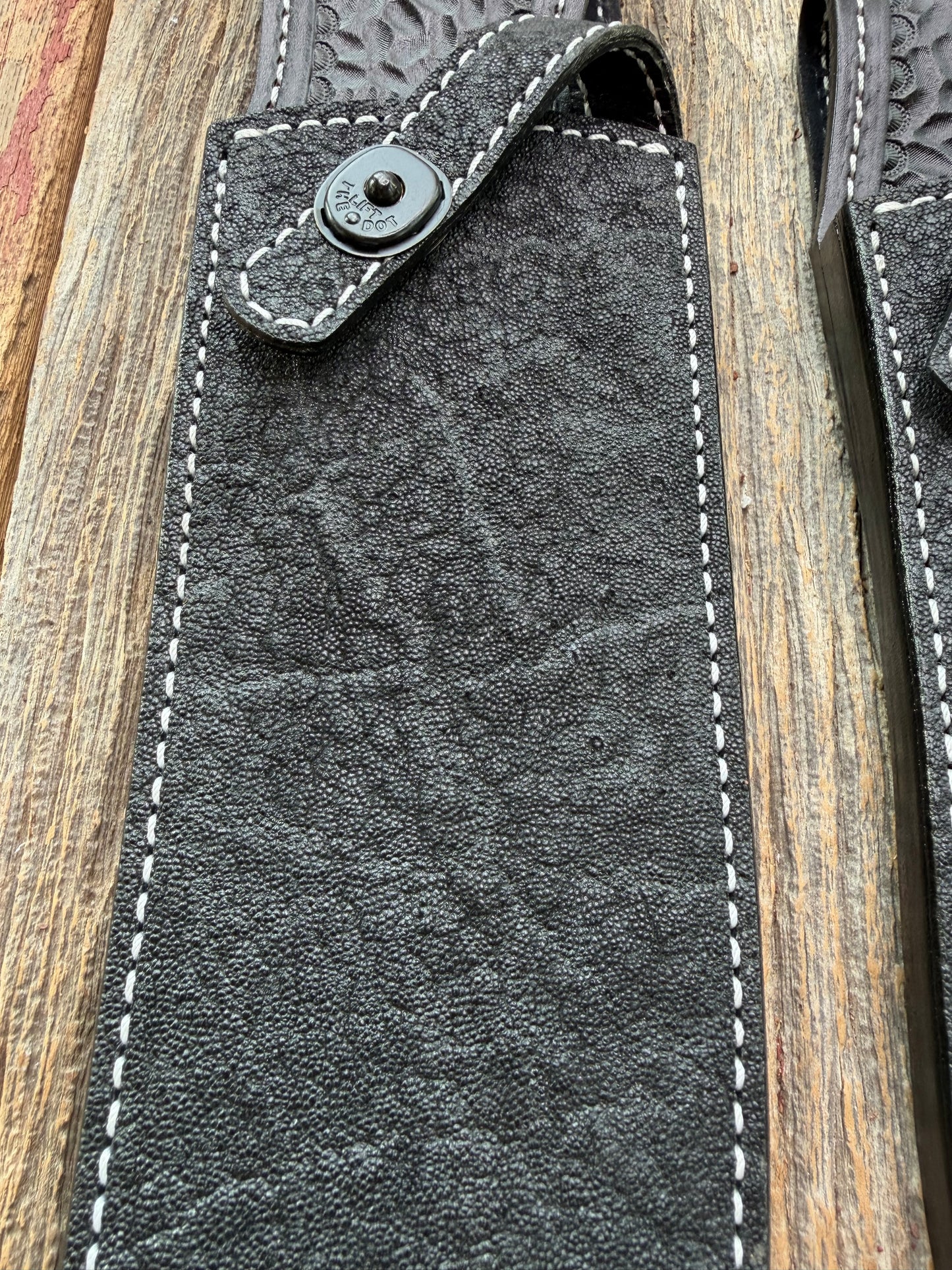 New Randall Model 12-11 Large Sasquatch and 12-8 Small Sasquatch Sheaths in Exotic thick and textured Black Elephant hide on black leather from Treeman with a black Canteen snap. Hand tooled belt loop. Killer sheath. Selling as a pair…