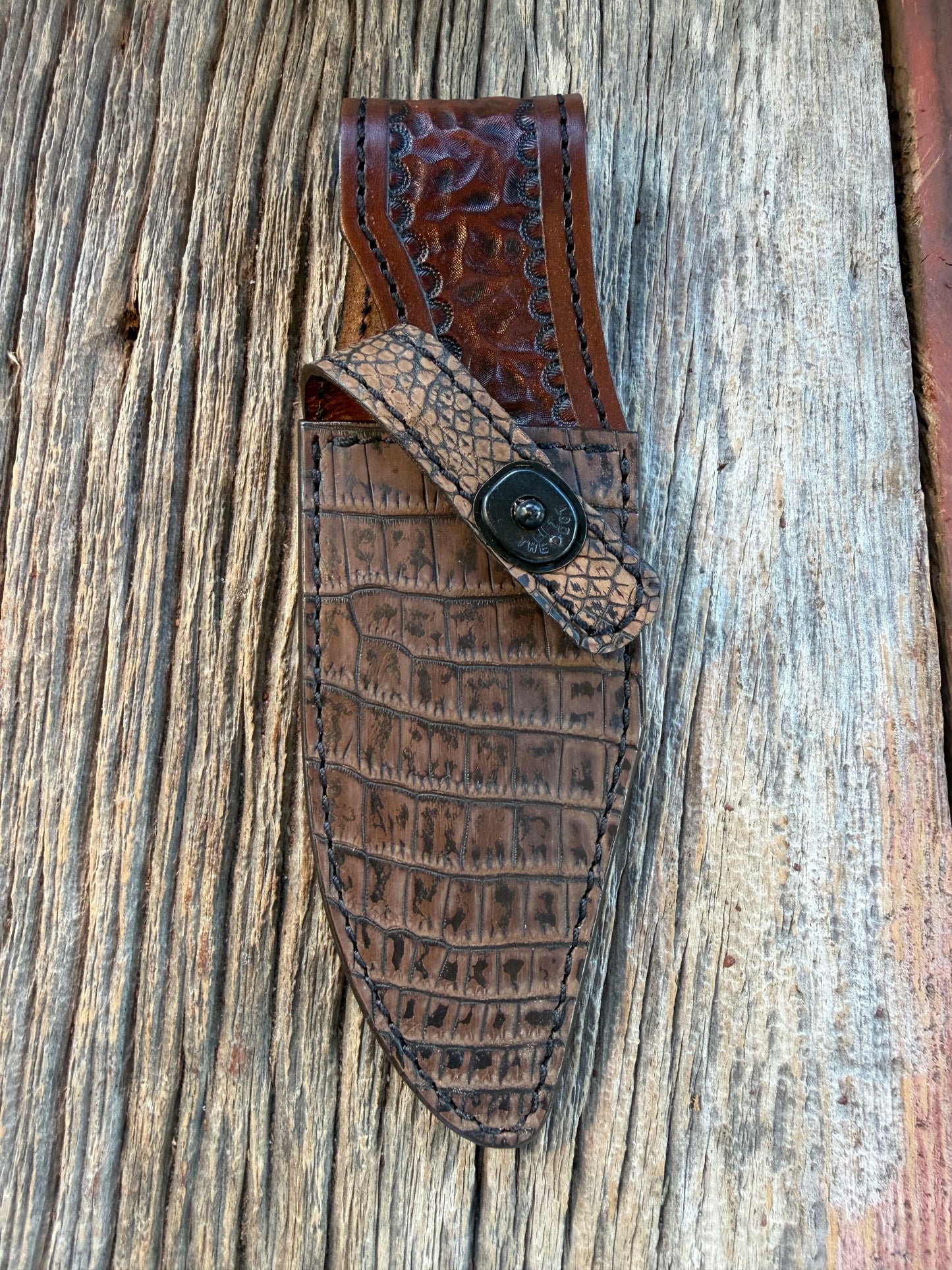 New Randall Model 19-5 Sheath in Exotic Dark Brown Sueded Crocodile from Treeman with the newest Black Canteen snap.
