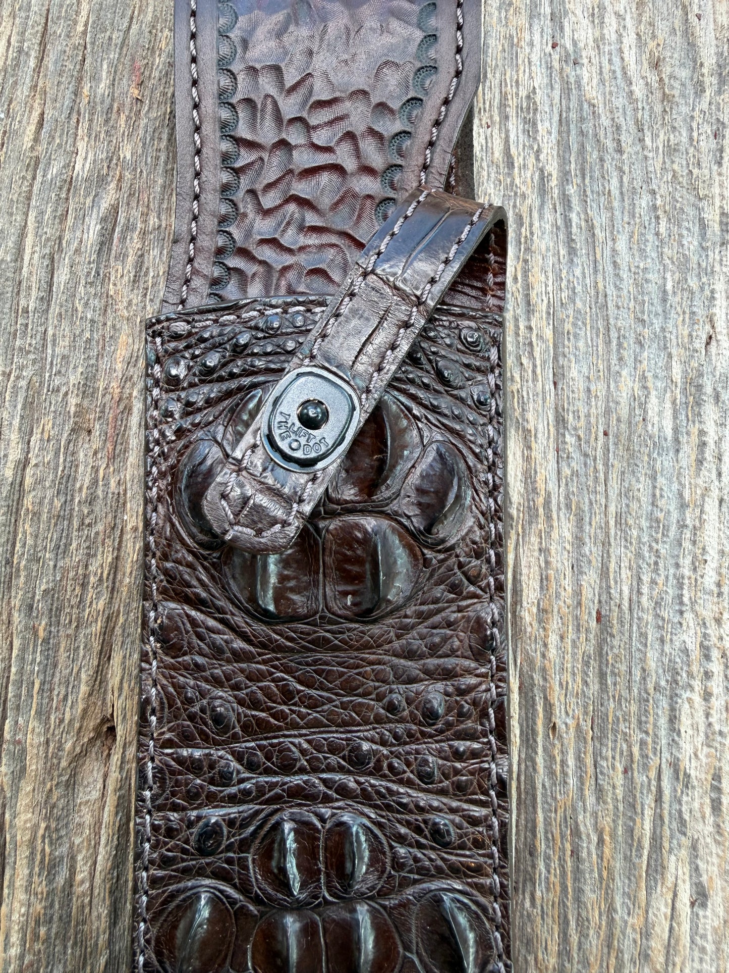 New Randall Model 12-11 Smitty Sheath in Exotic Chocolate Brown Matte Crocodile (Hornback and Skull) from Treeman with the newest Black Canteen snap. Killer sheath.