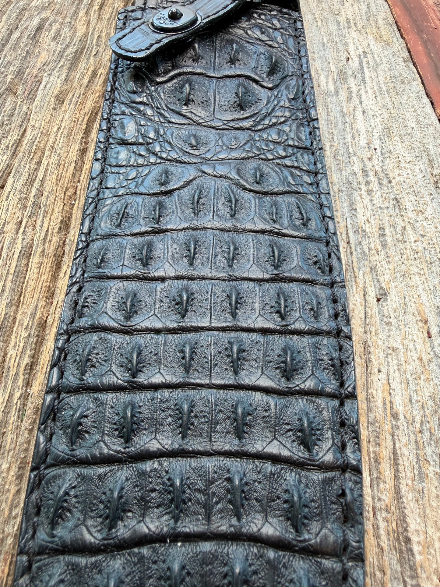 New Randall Model 12-11 Large Sasquatch Sheath in Exotic Black Matte Crocodile (Hornback and Skull) from Treeman with the newest Black Canteen snap. Killer sheath.