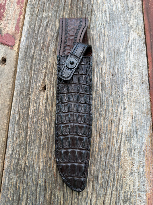 New Randall Model 1-8 Sheath in Exotic Dark Brown Matte Hornback Crocodile from Treeman with the newest Black Canteen snap. Killer sheath.