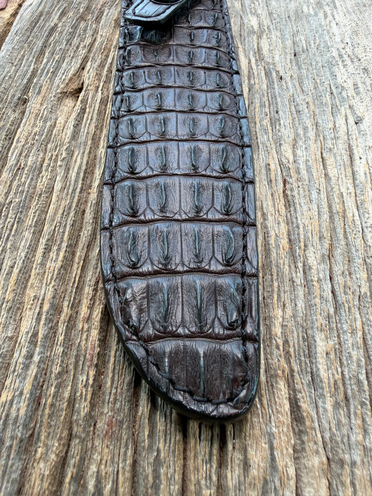 New Randall Model 1-8 Sheath in Exotic Dark Brown Matte Hornback Crocodile from Treeman with the newest Black Canteen snap. Killer sheath.