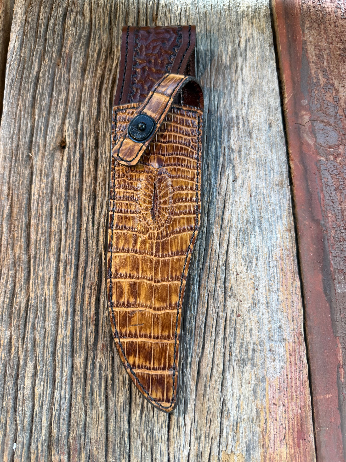 New Randall Model 12-8 Sheath in Exotic Tan Matte Anus Crocodile from Treeman with the newest Black Canteen snap.