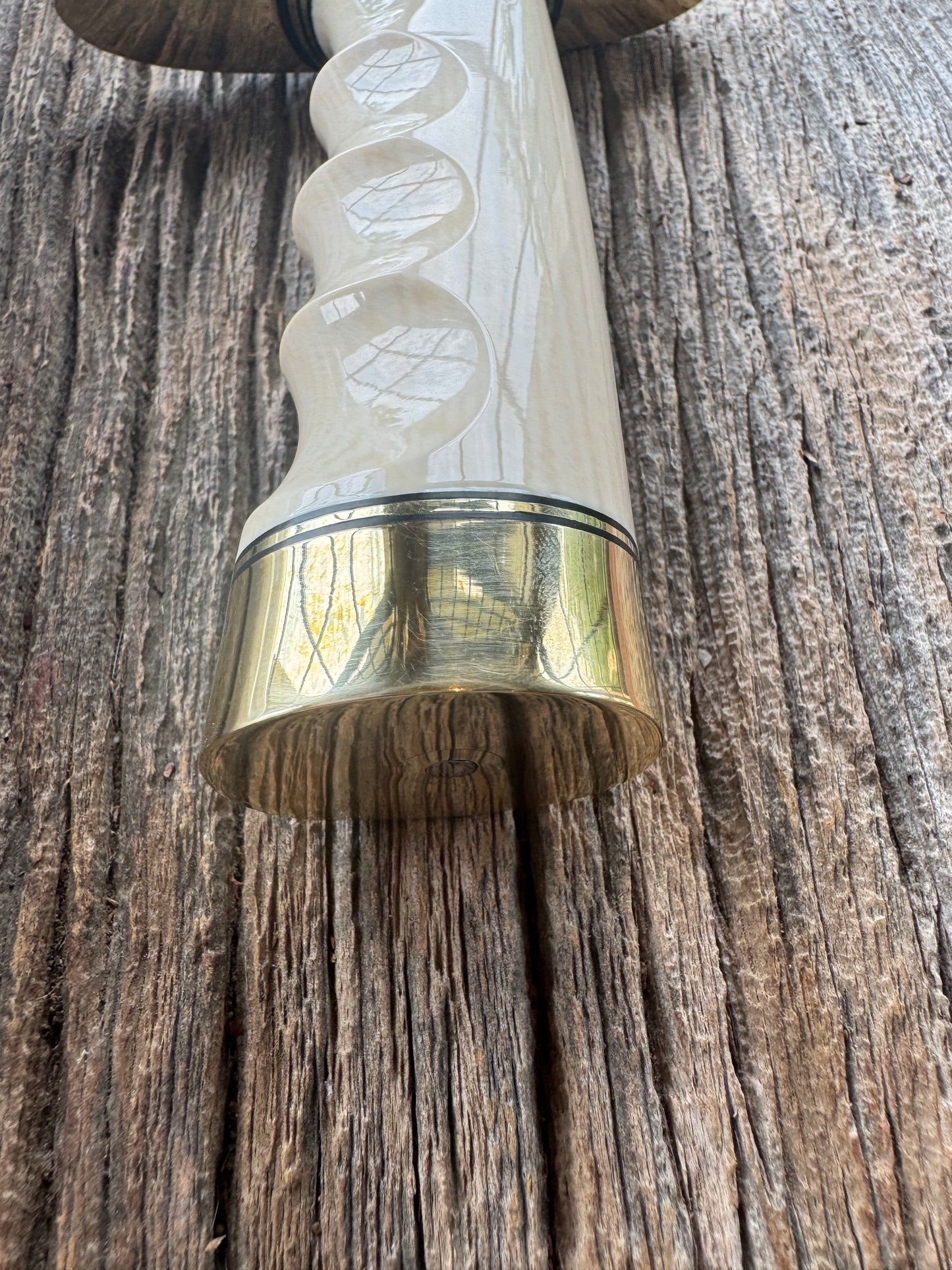 New in Paper Model 12-11 Smithsonian “Smitty” Bowie. Beautiful Dave Warthers Resin with a finger grooves grip and a Brass forward curved hilt and brass butt cap.