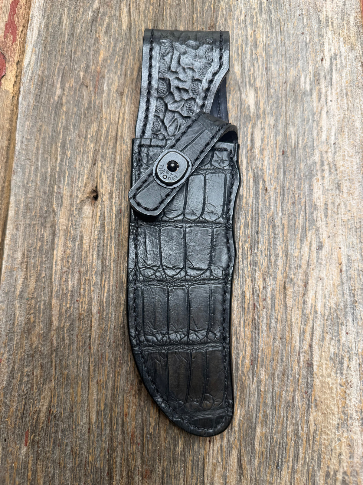 New Randall Model 4-6 Fighter Sheath in Exotic Black Matte Crocodile from Treeman with the newest Black Canteen snap. Killer sheath.