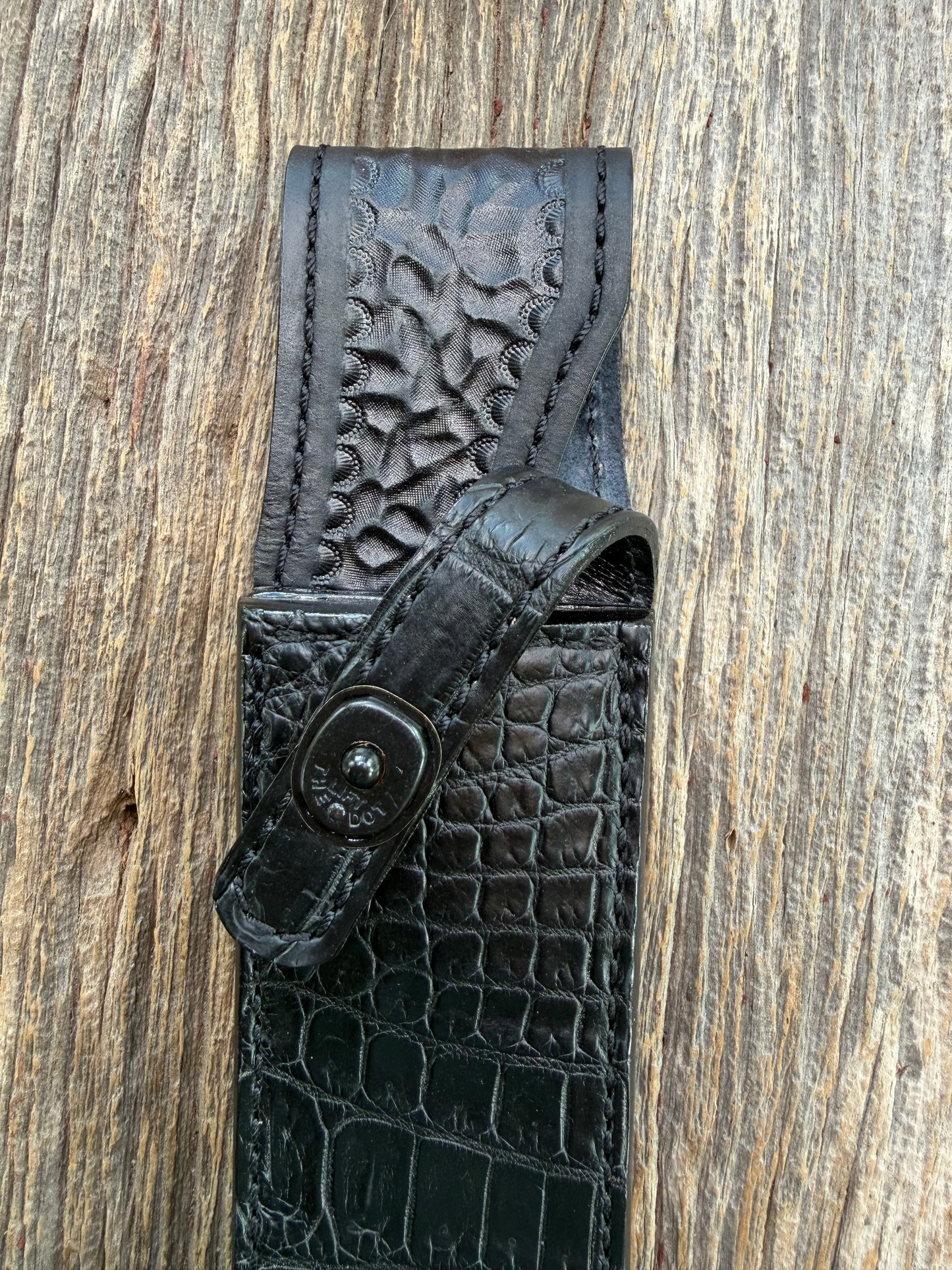 New Randall Model 14 Sheath in Exotic Black Matte Crocodile from Treeman with the newest Black Canteen snap. Killer sheath.