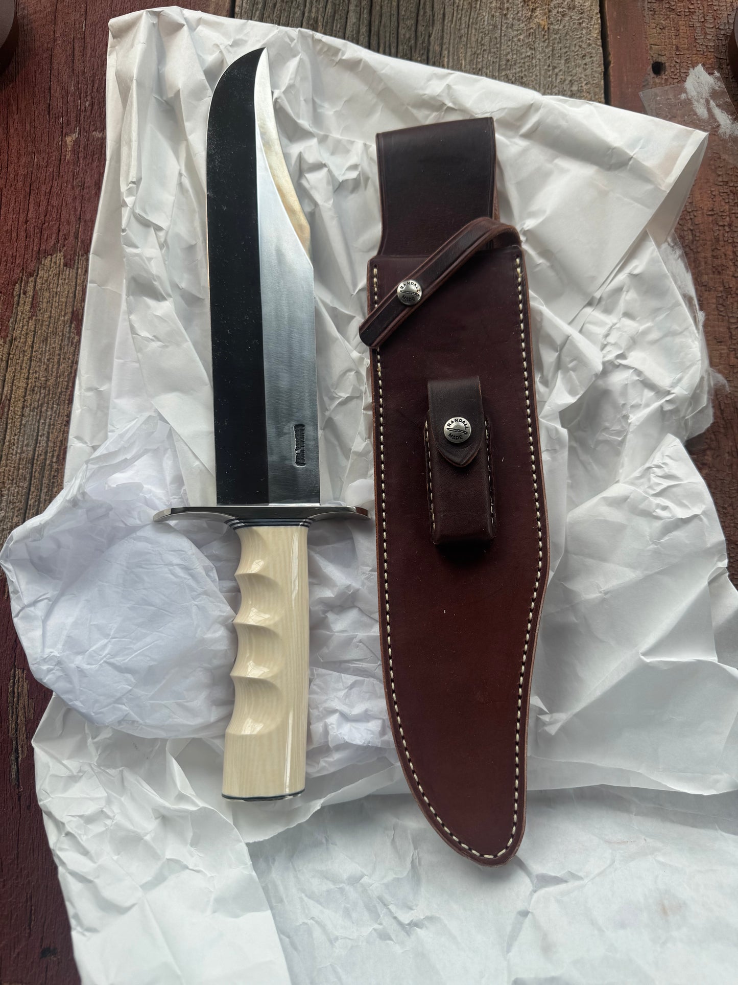 New in Paper Model 12-11 Smithsonian “Smitty” Bowie. Beautiful Dave Warthers Resin with finger grooves and a Nickel silver hilt and butt plate.