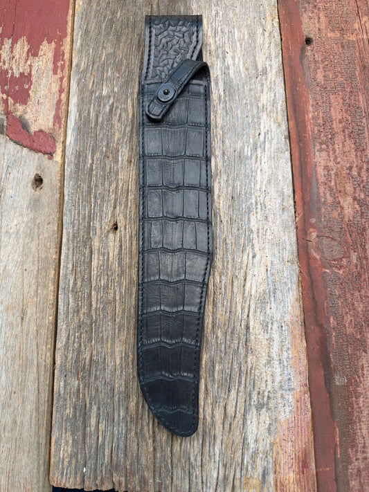 New Randall Model 12-13 Thorpe Sheath in Exotic Black Matte Crocodile from Treeman with the newest Black Canteen snap. Killer sheath.
