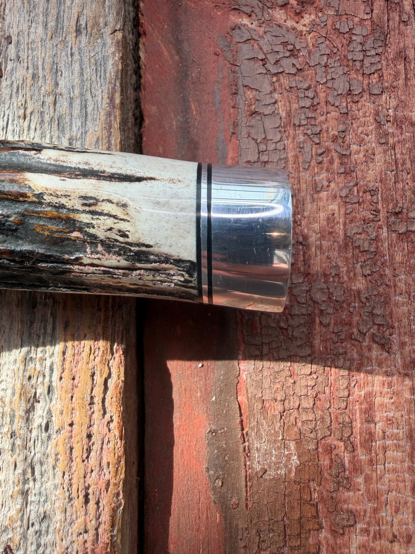 New in paper Randall Model 1-6 with a Stag handle. Stainless steel blade, Nickel silver hilt and Aluminum butt cap. Black and aluminum spacers.