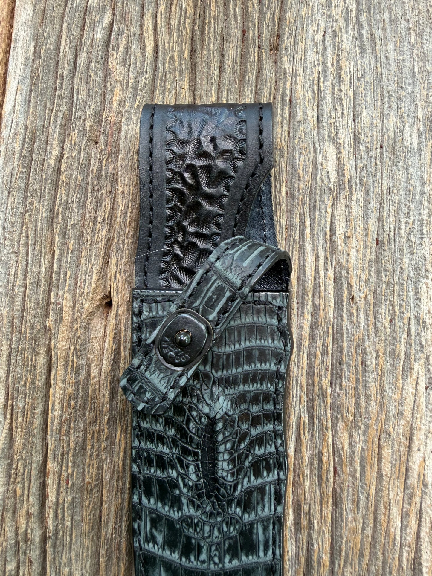 New Randall Model 4-6F Sheath in Exotic Black/Grey Matte Crocodile Anus from Treeman with the newest Black Canteen snap.