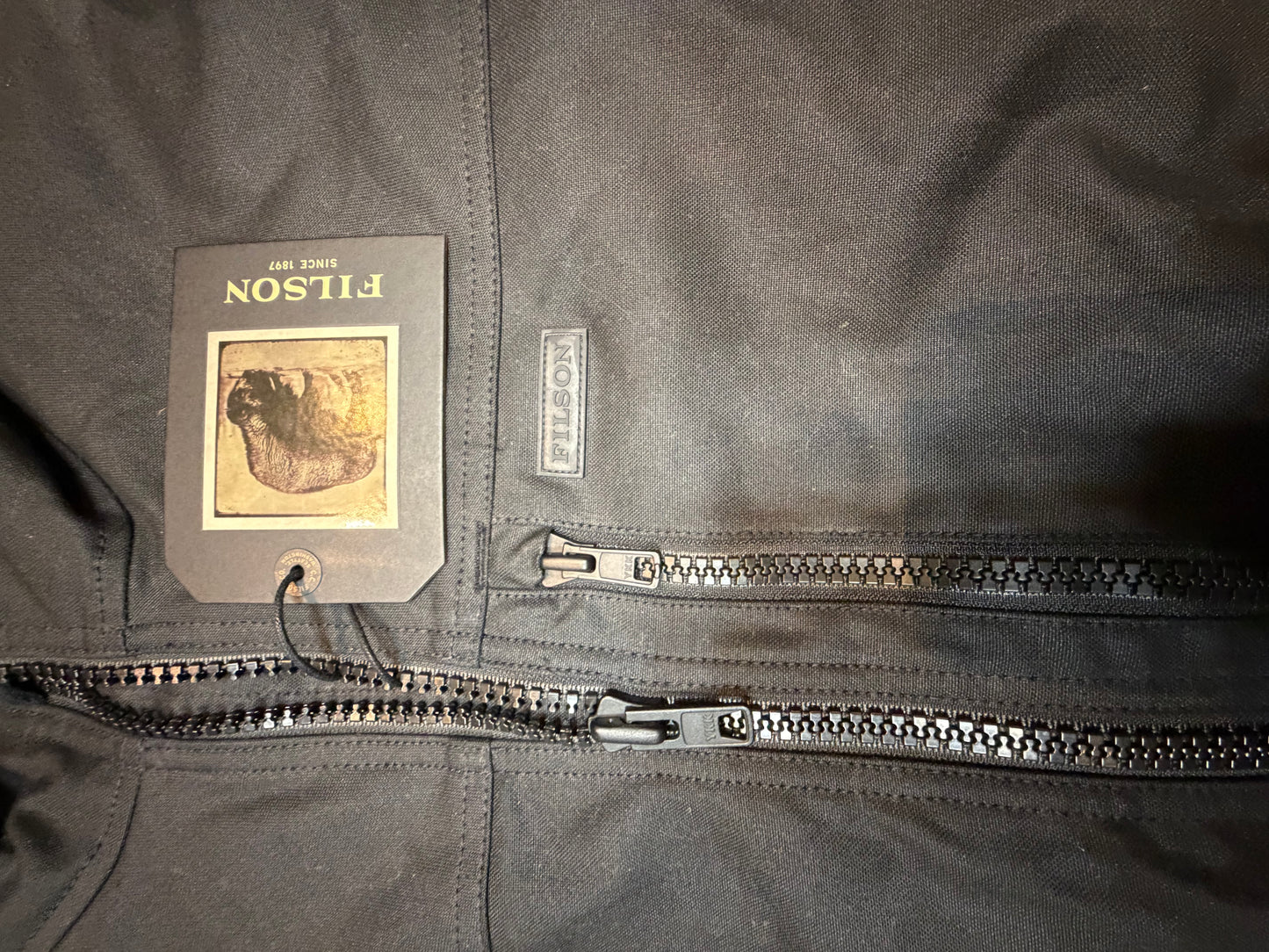 NWT Filson TIN CLOTH PRIMALOFT® JACKET in Black in a size Large NWT